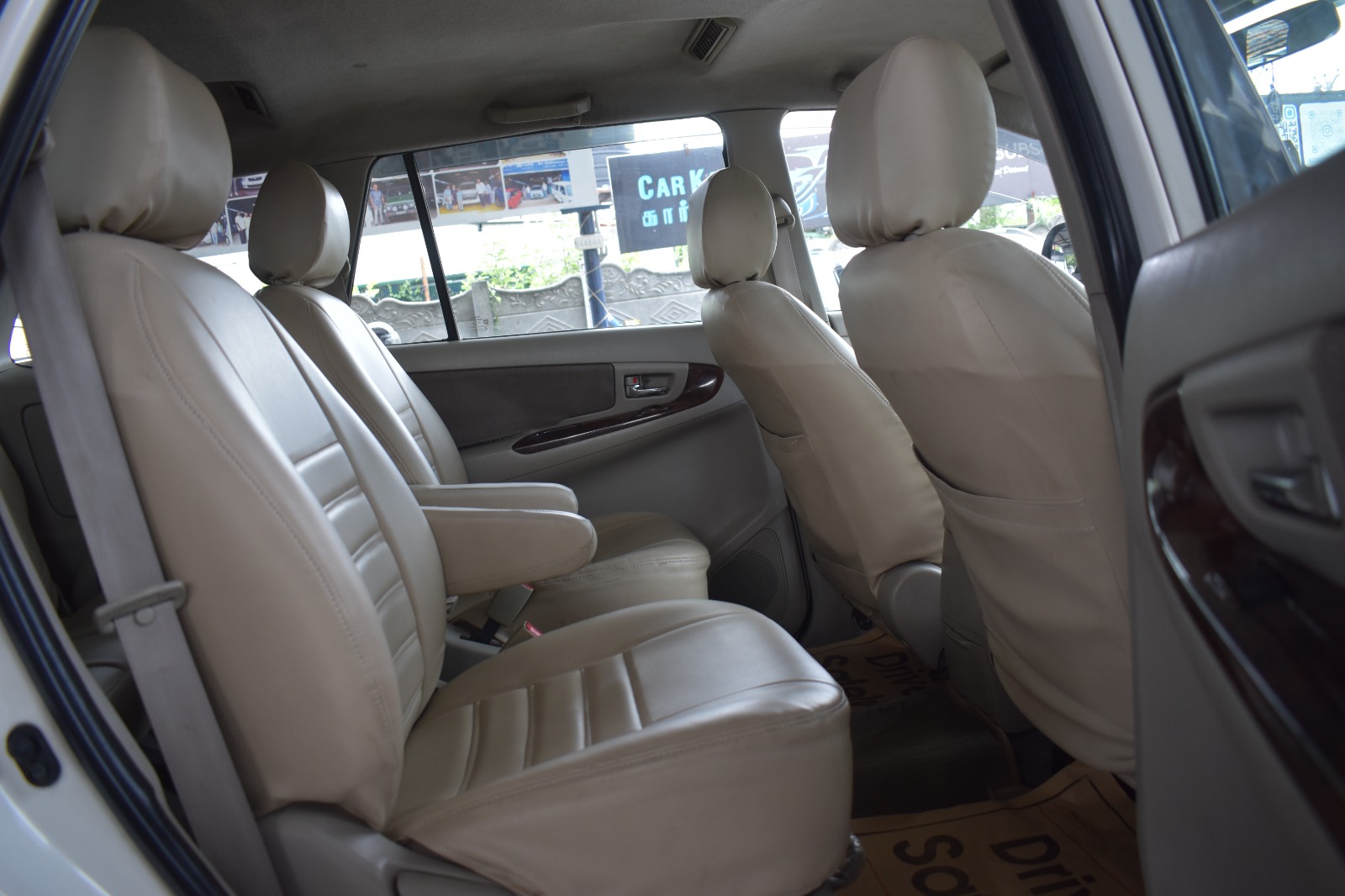 Toyota Innova - Image 6