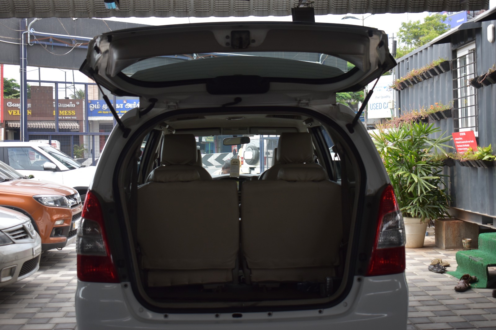 Toyota Innova - Image 8