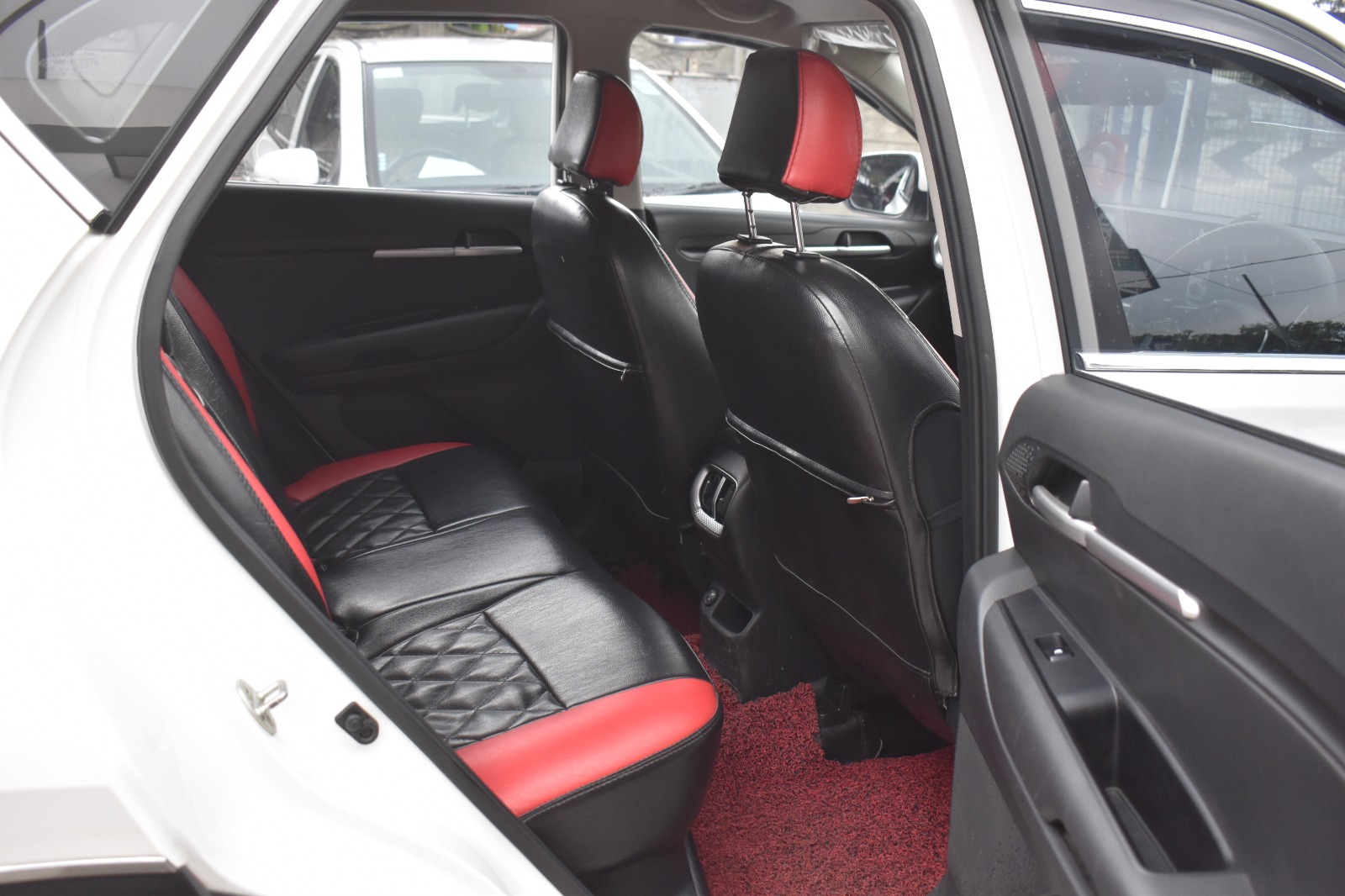 Kia Sonet - Image 2