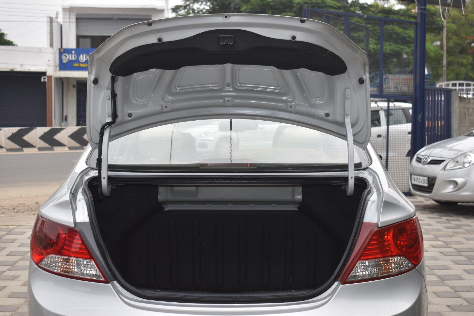 Hyundai Verna - Image 4