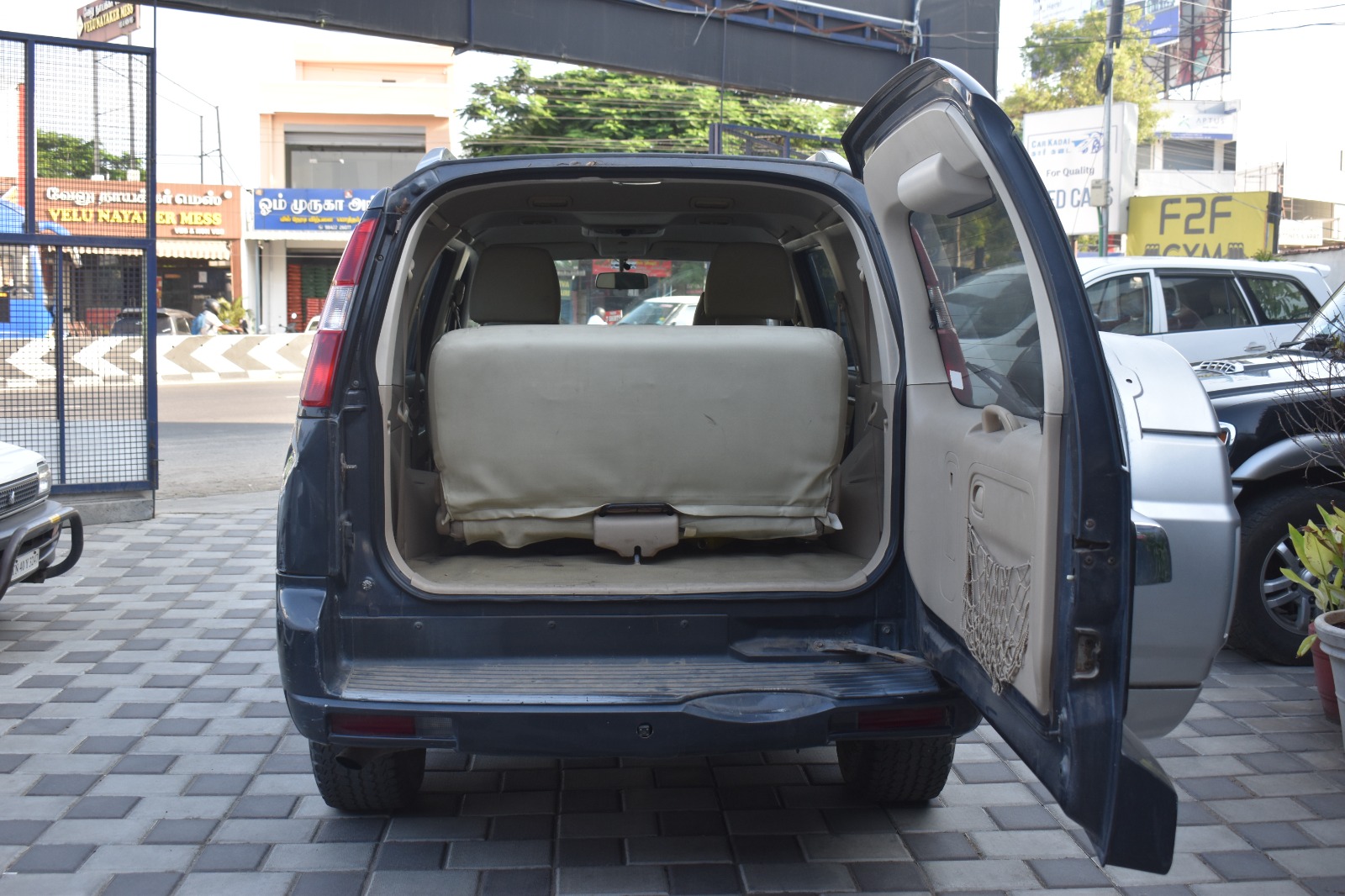 Ford Endeavour - Image 5