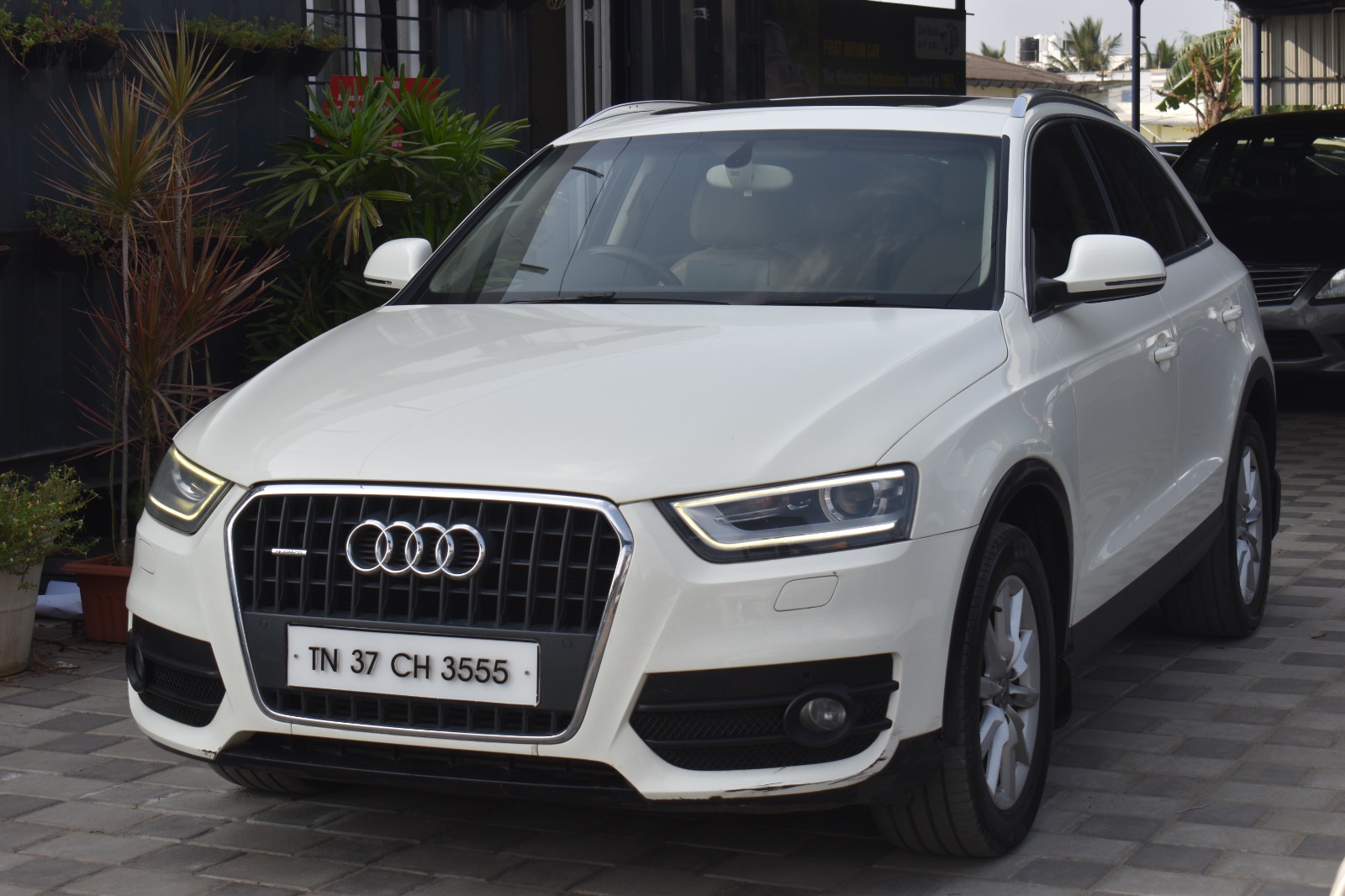Audi Q3 - Image 8