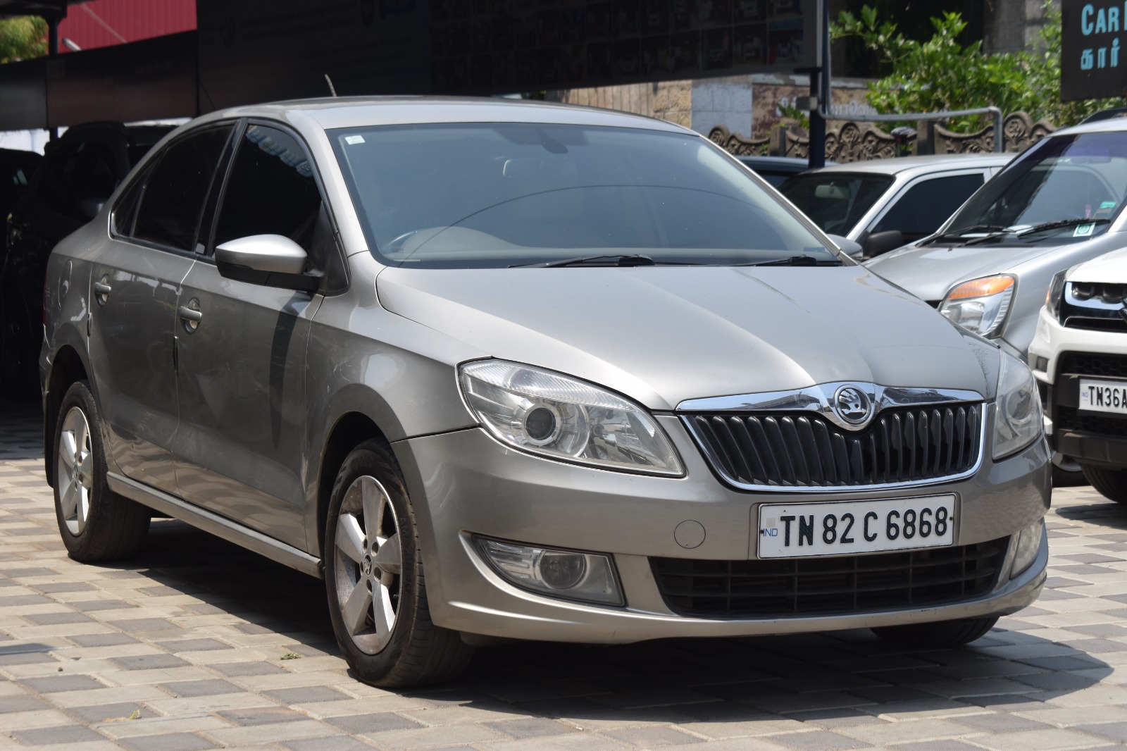 Skoda Rapid - Image 9