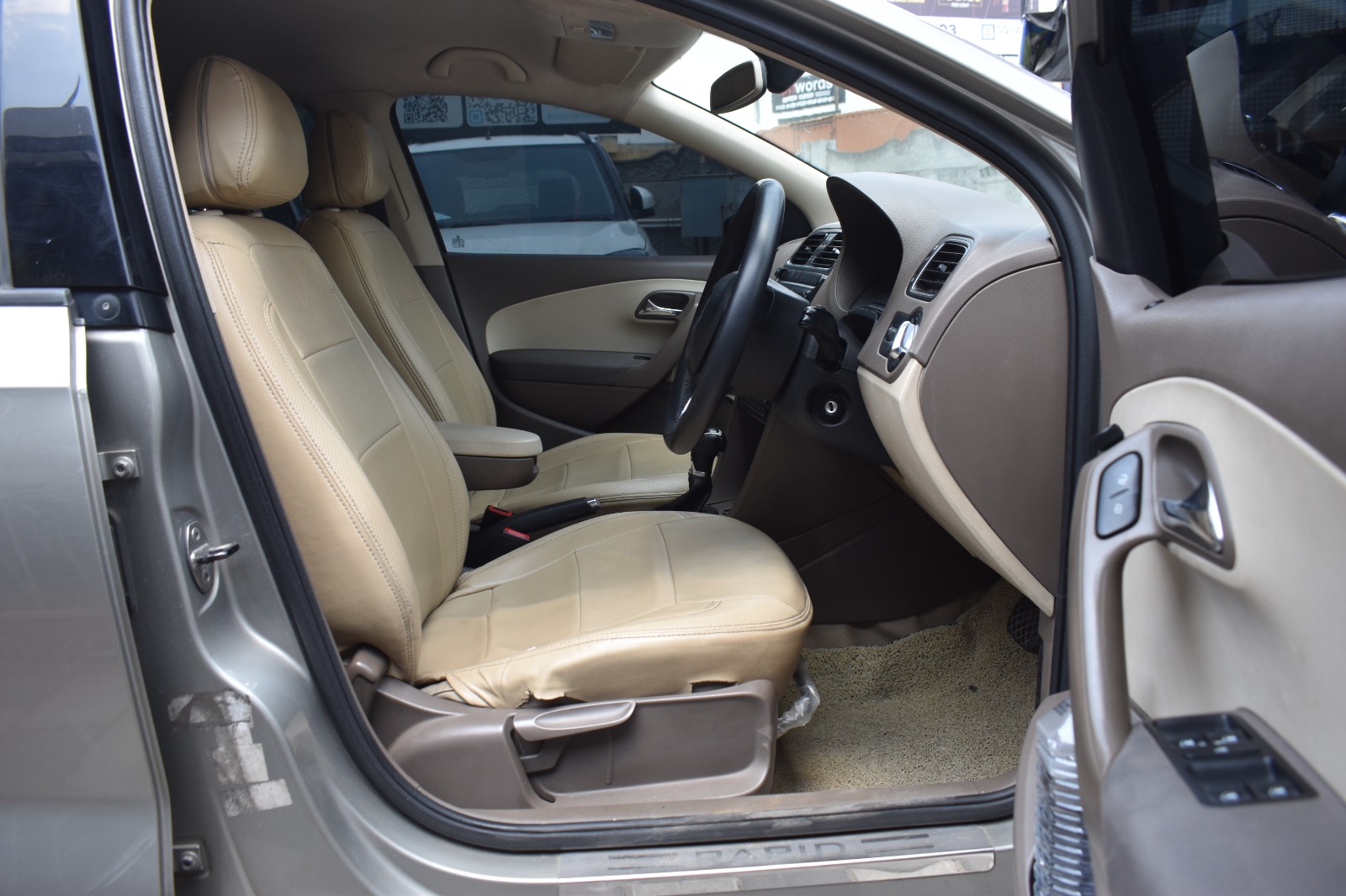 Skoda Rapid - Image 2