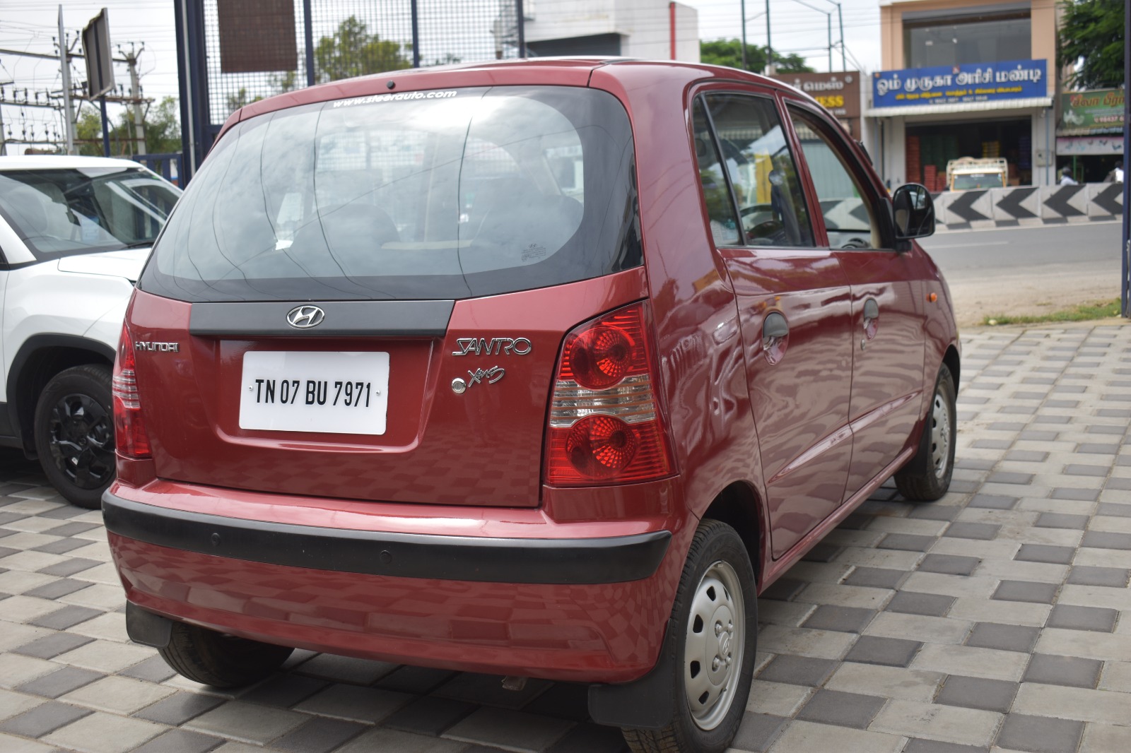 Hyundai Santro Xing - Image 3