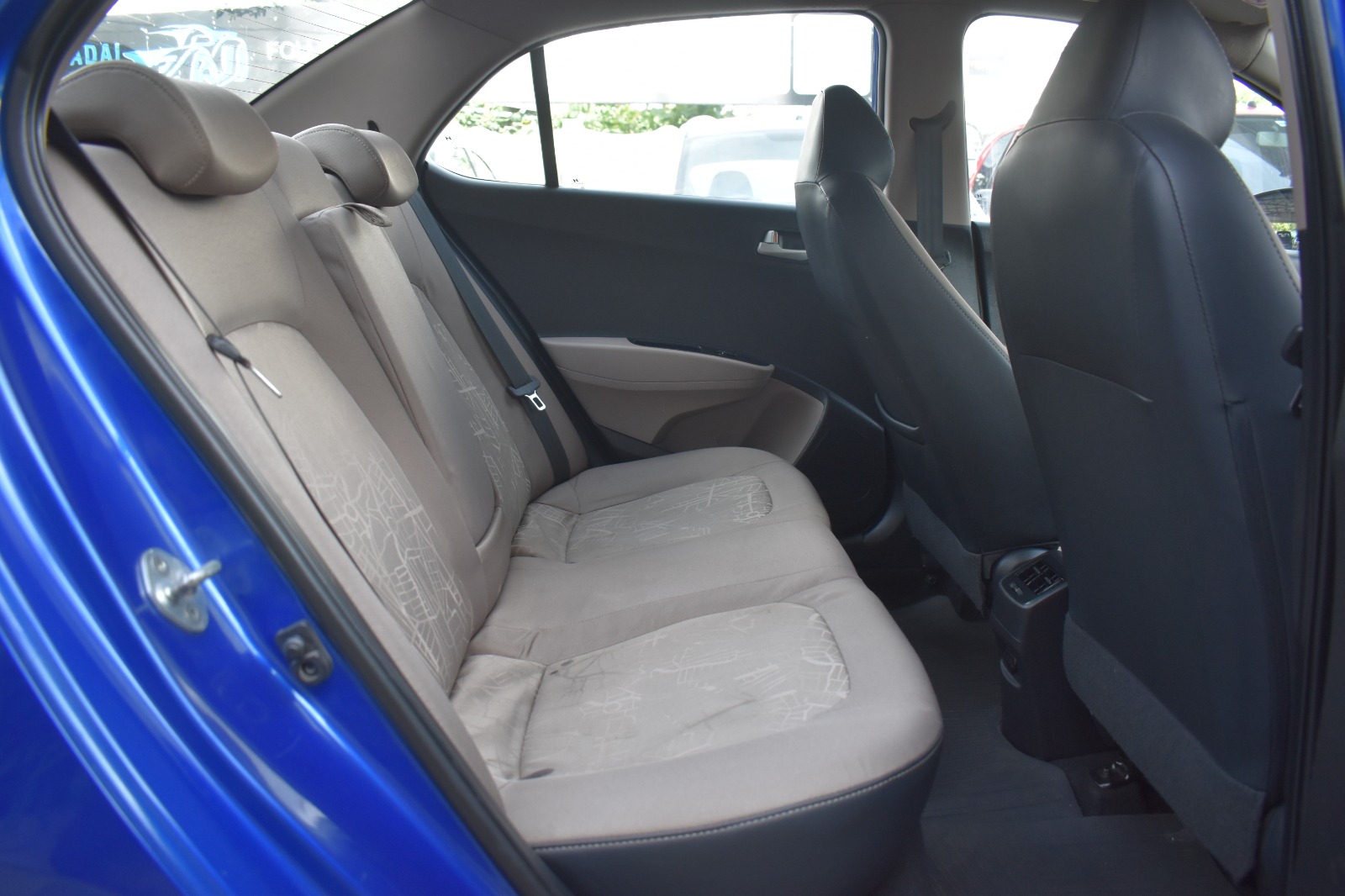 Hyundai Xcent - Image 3