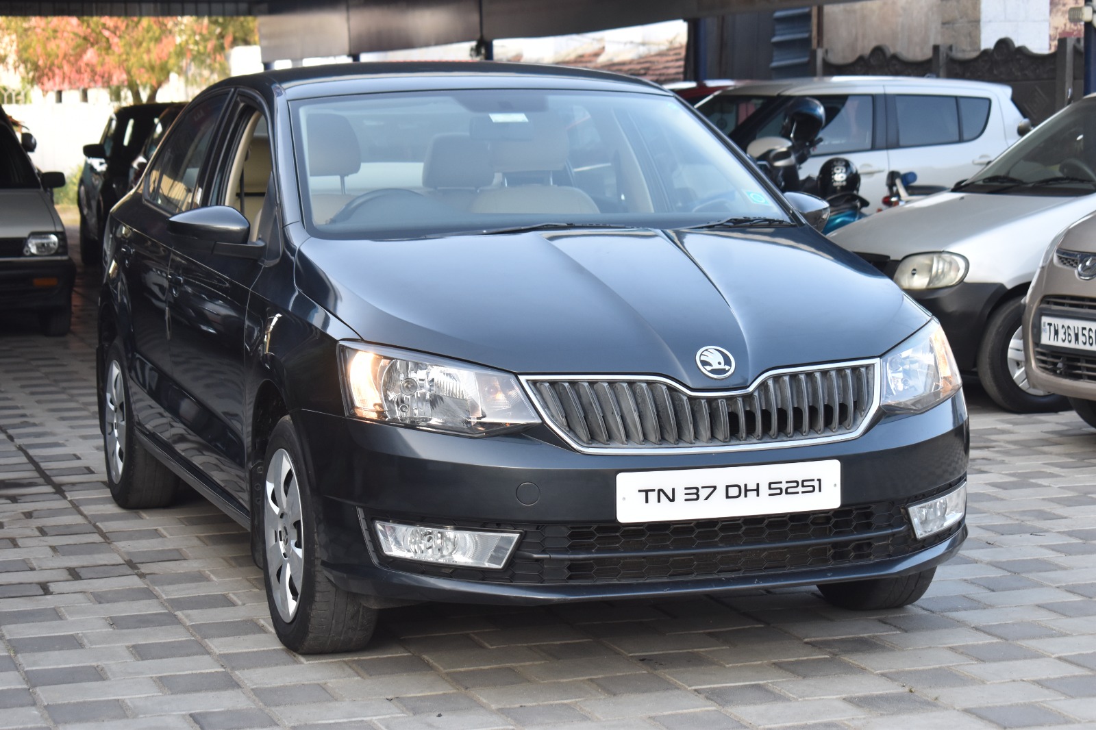 Skoda Rapid - Image 4