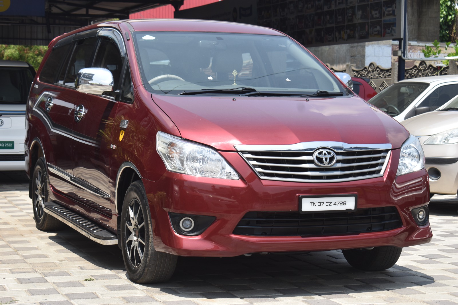 Toyota Innova - Image 2