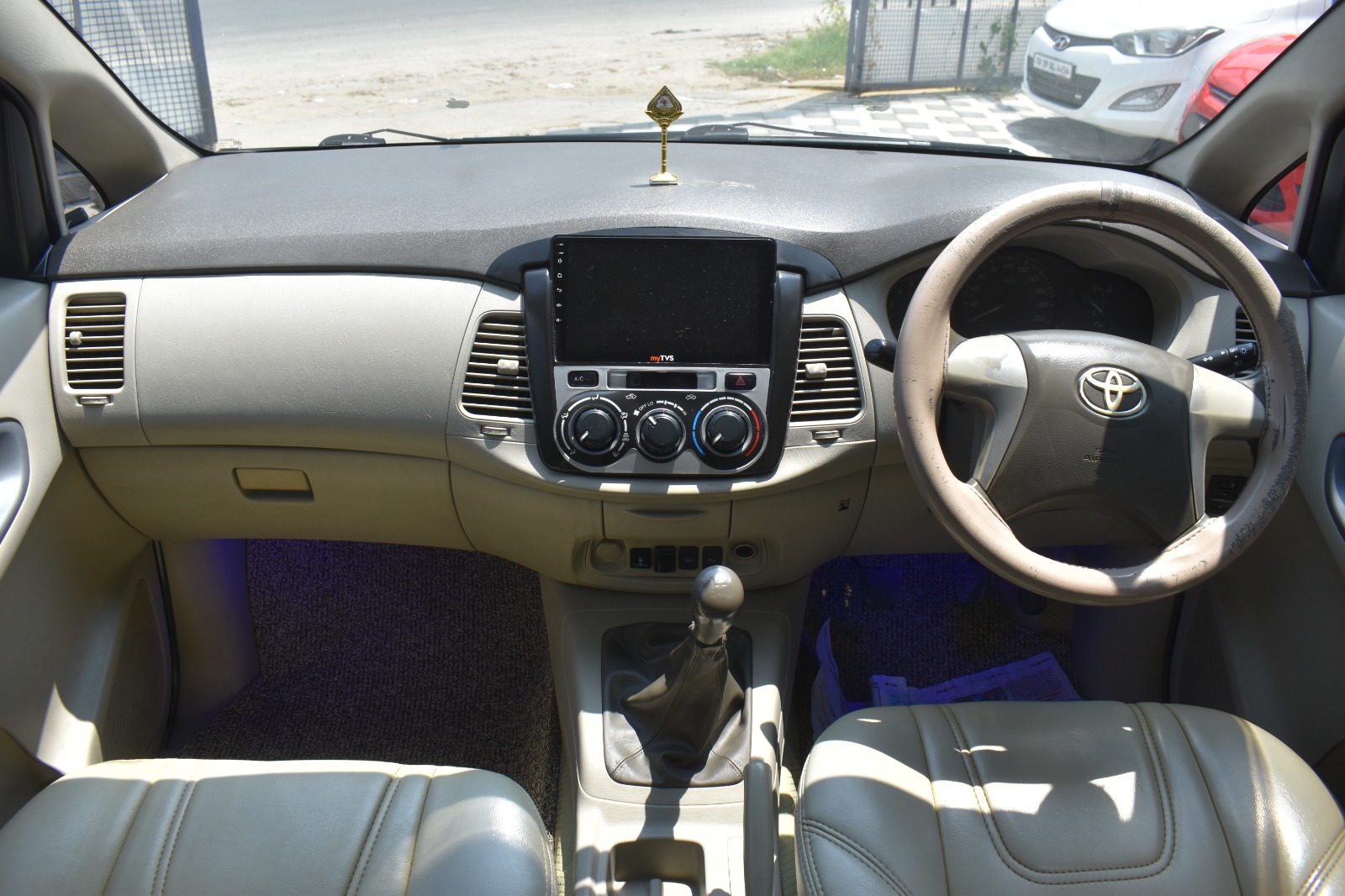 Toyota Innova - Image 9