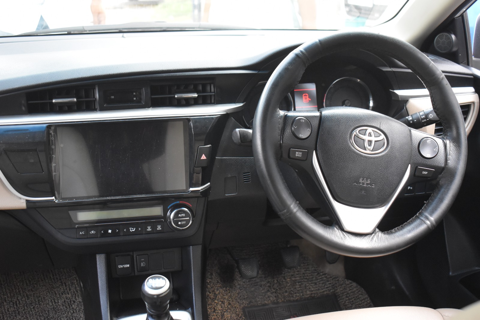 Toyota Corolla Altis - Image 7