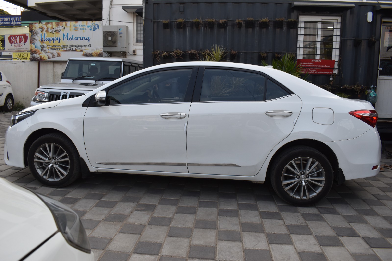 Toyota Corolla Altis - Image 4