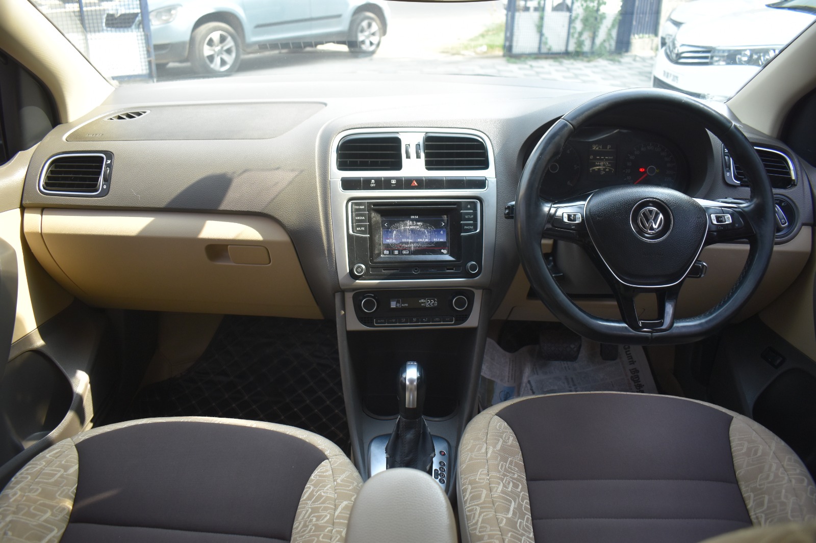 Volkswagen Vento - Image 9