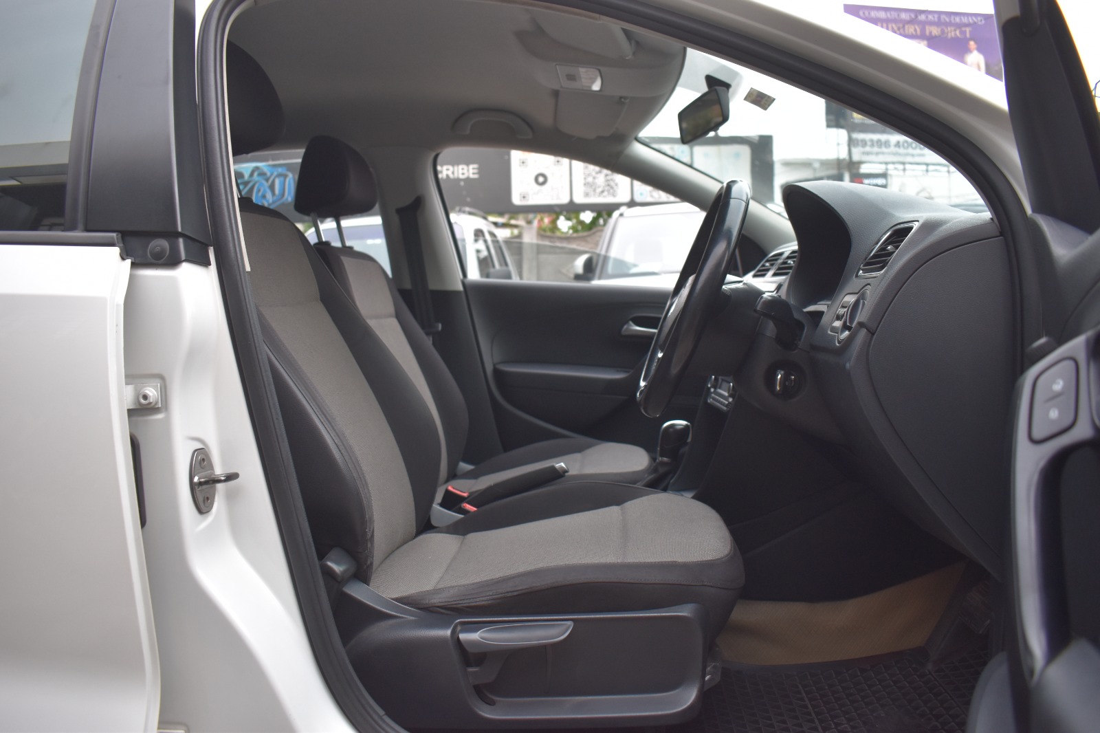 Volkswagen Polo - Image 8