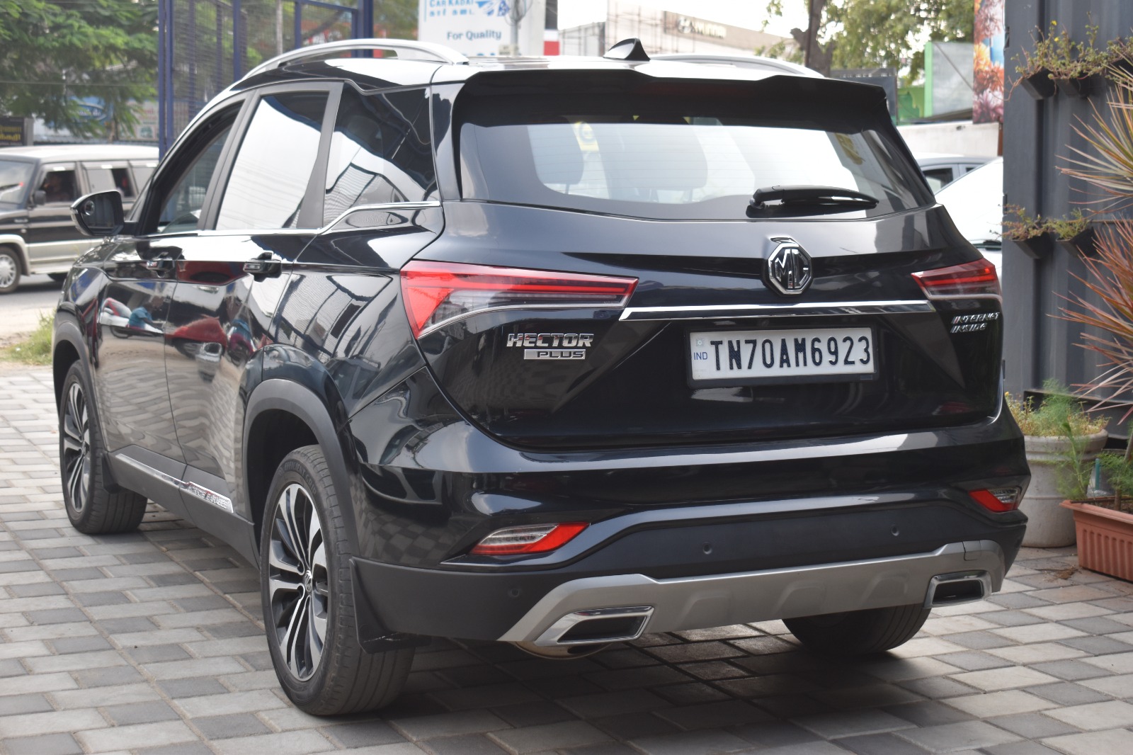 MG Hector Plus - Image 8