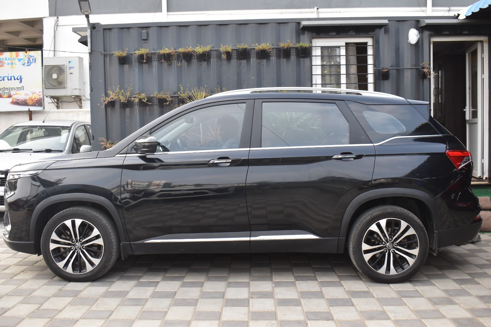 MG Hector Plus - Image 5