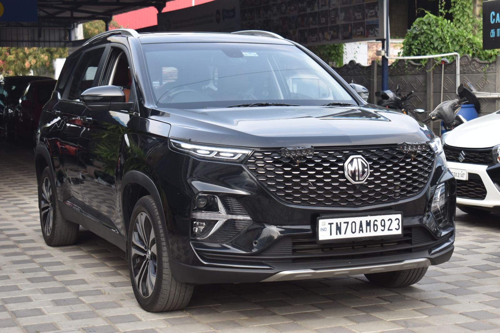 MG Hector Plus - Image 3