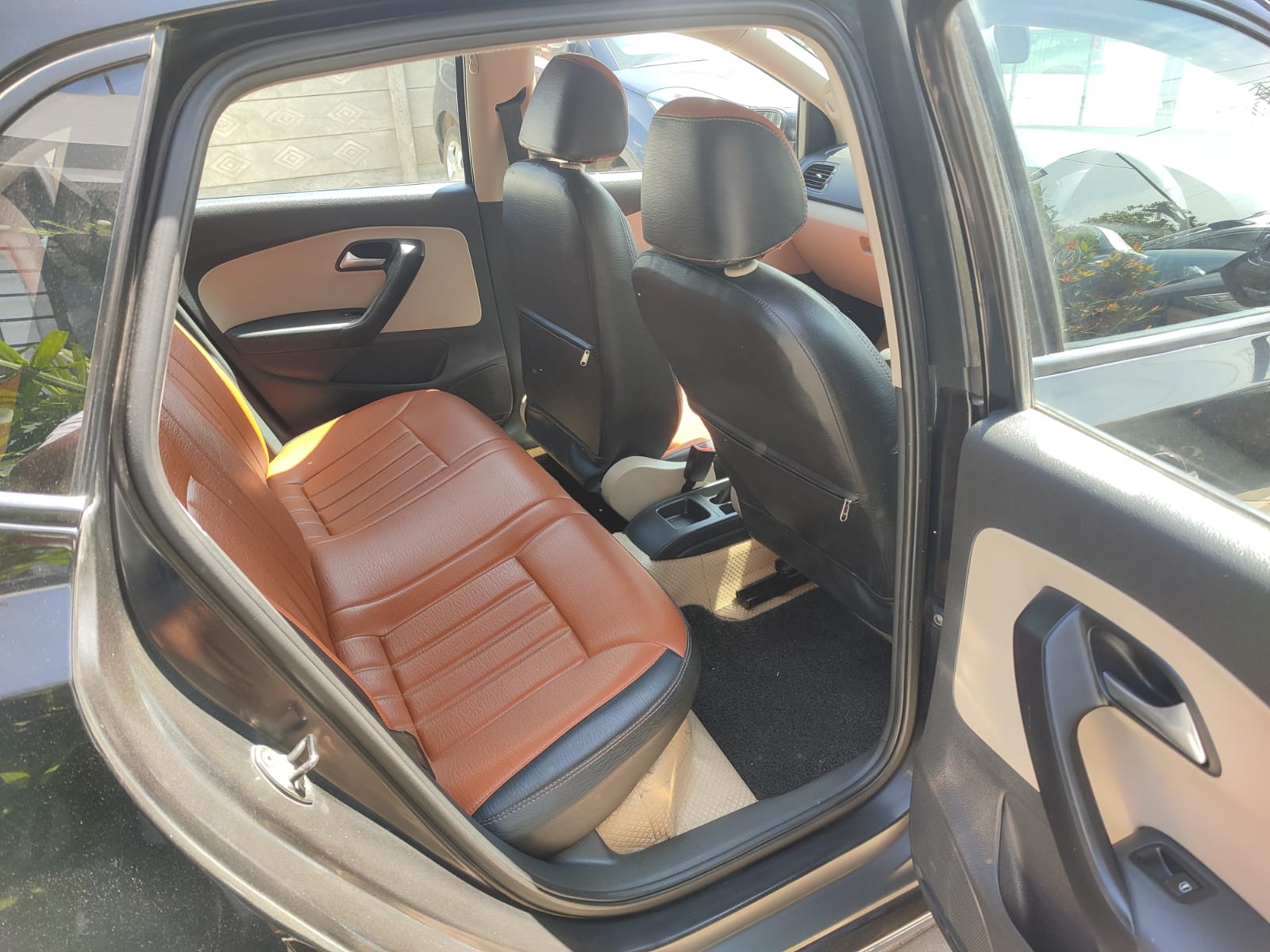 Volkswagen Polo - Image 8