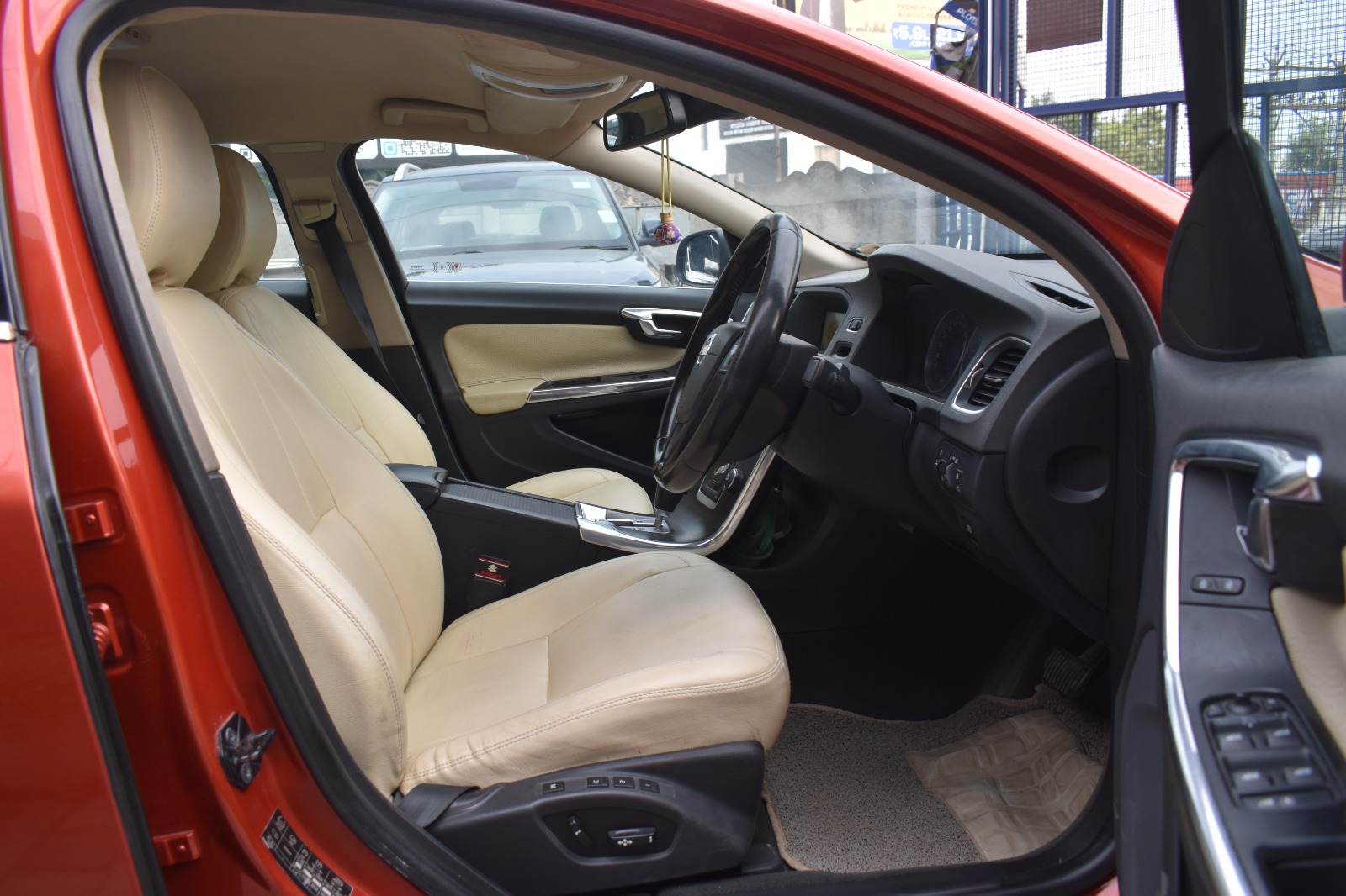 Volvo S60 - Image 1