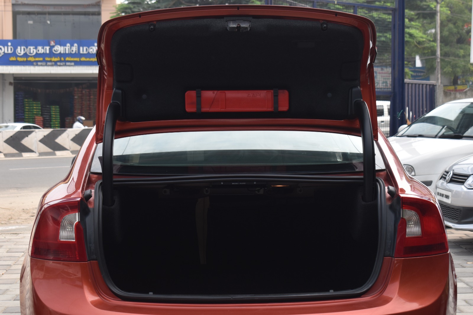 Volvo S60 - Image 2