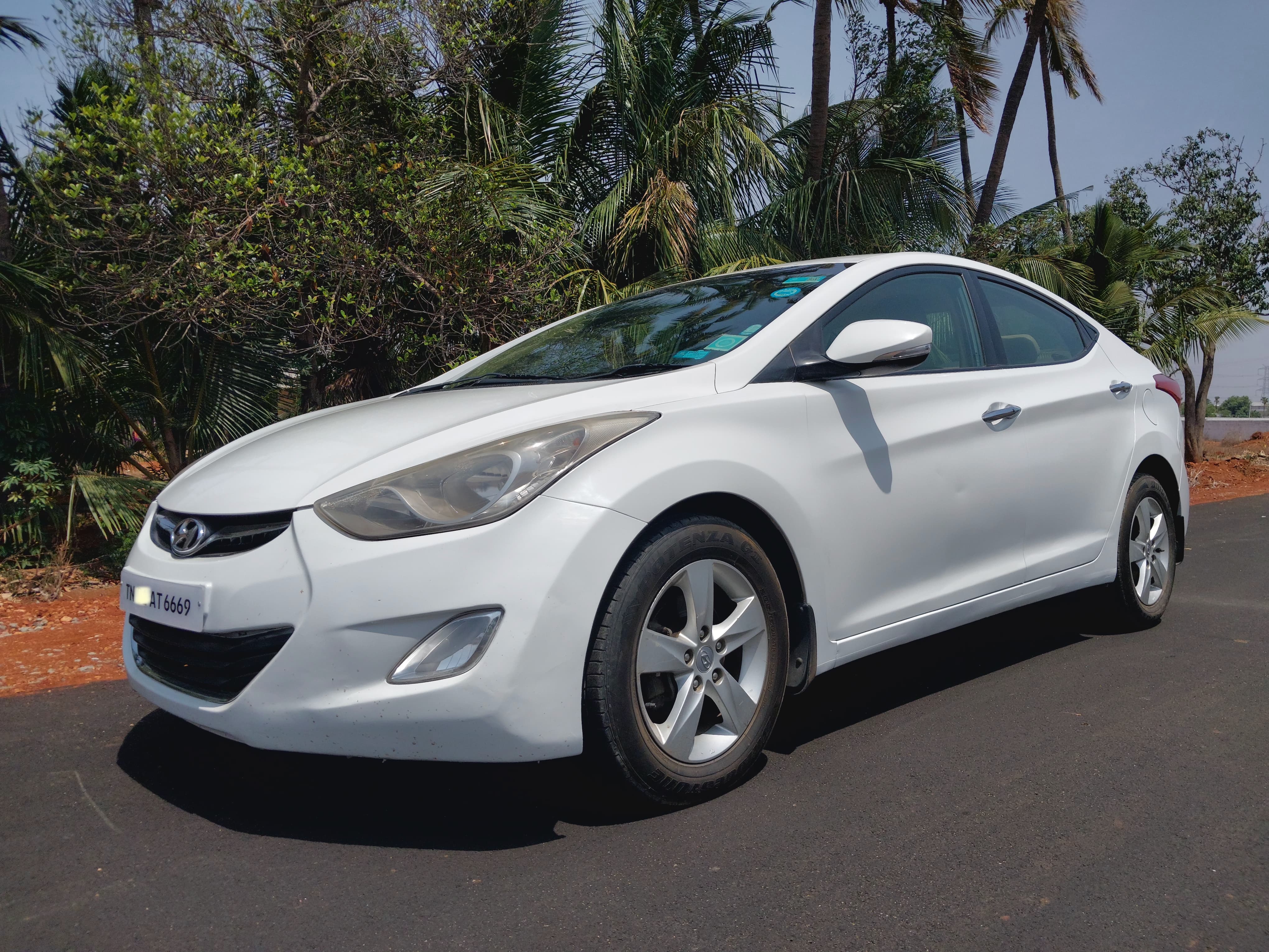 Hyundai Elantra - Image 4