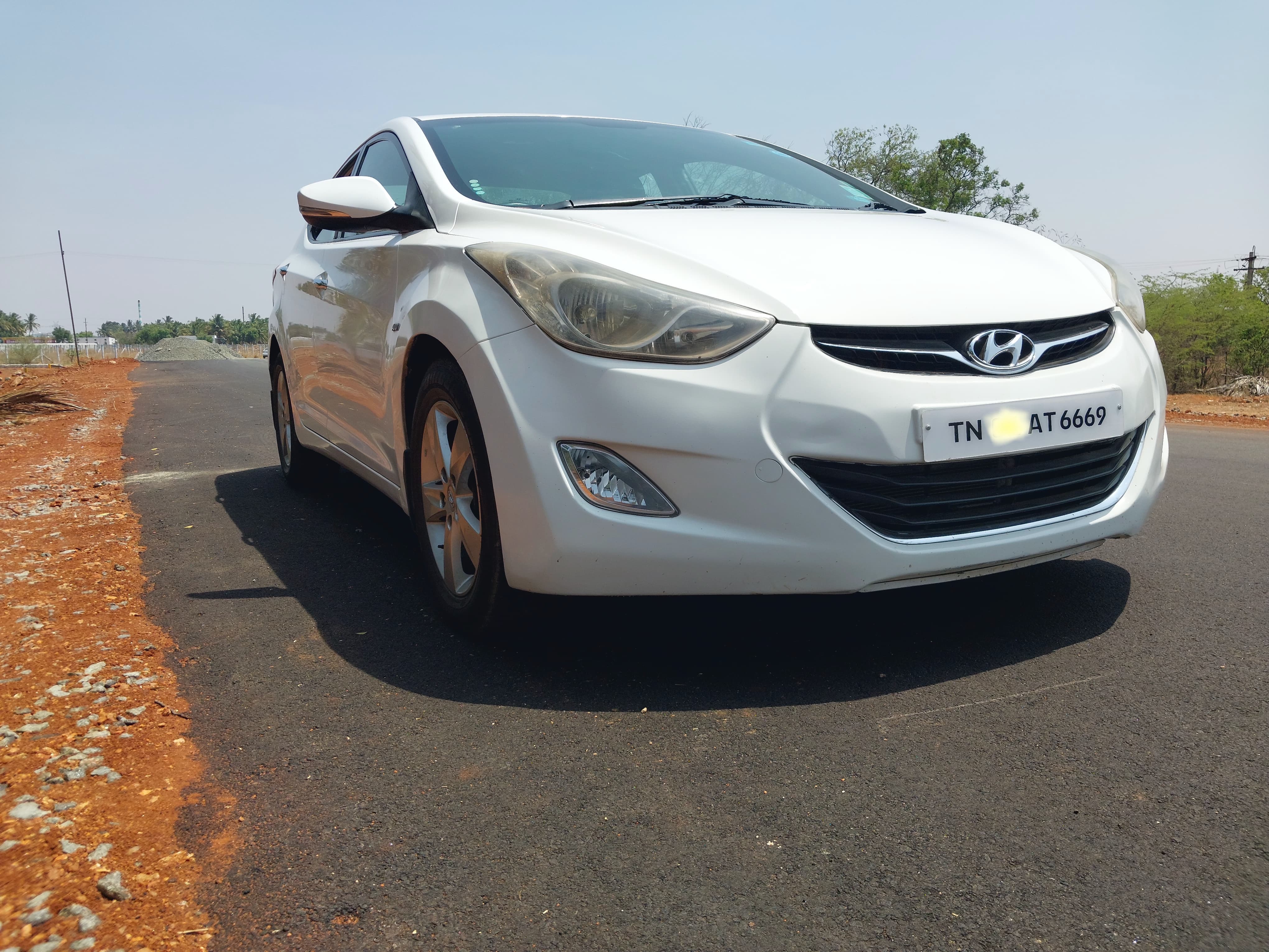 Hyundai Elantra - Image 12