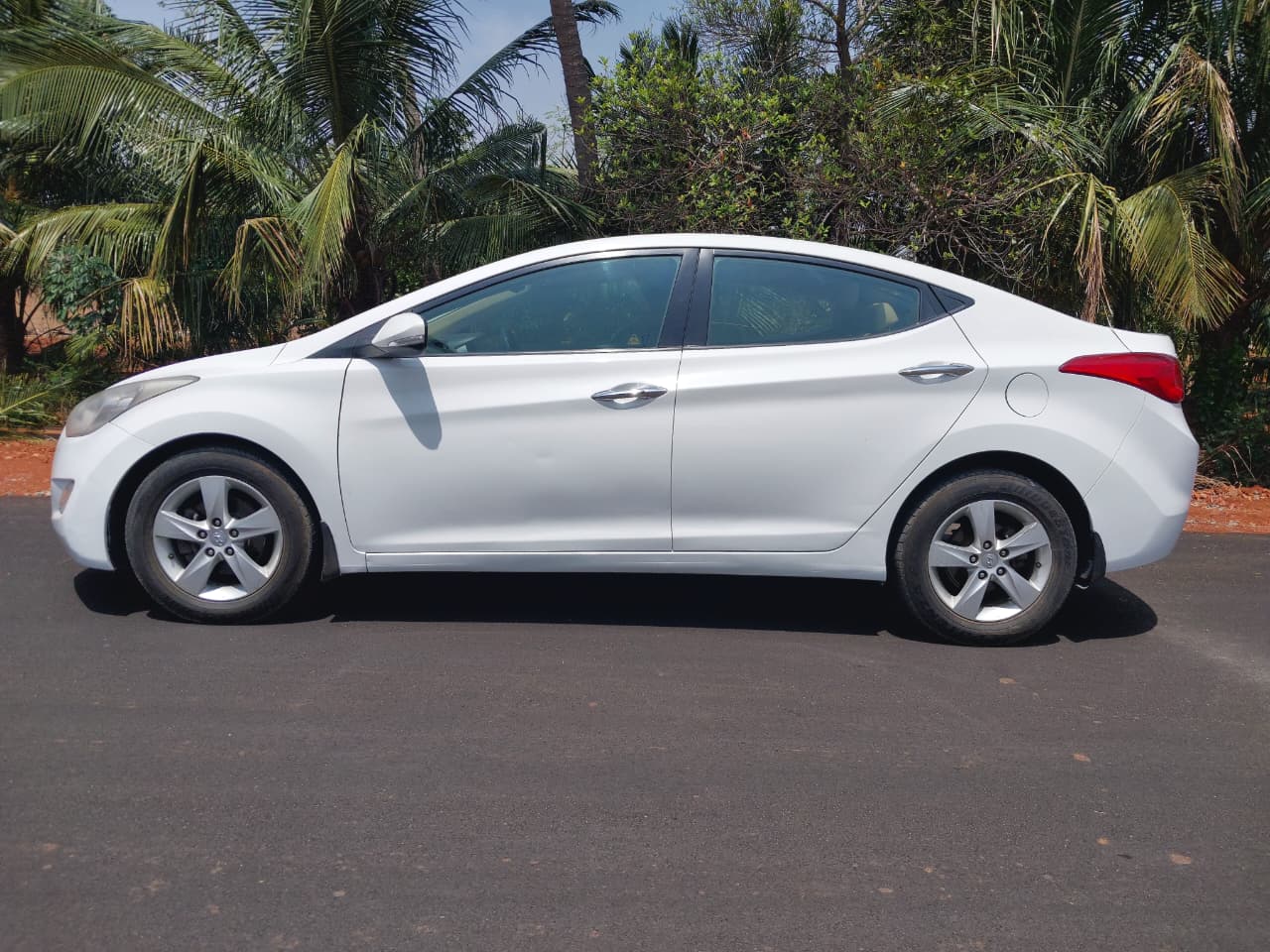 Hyundai Elantra - Image 7