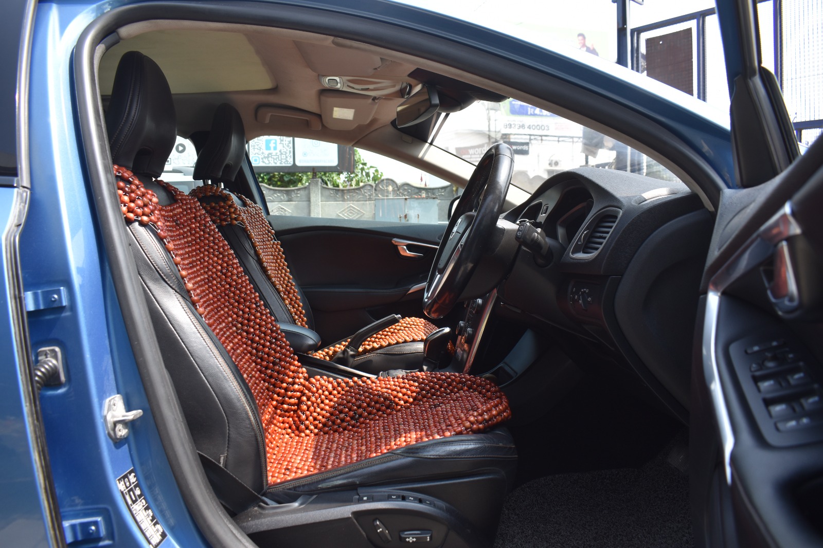 Volvo V40 - Image 8