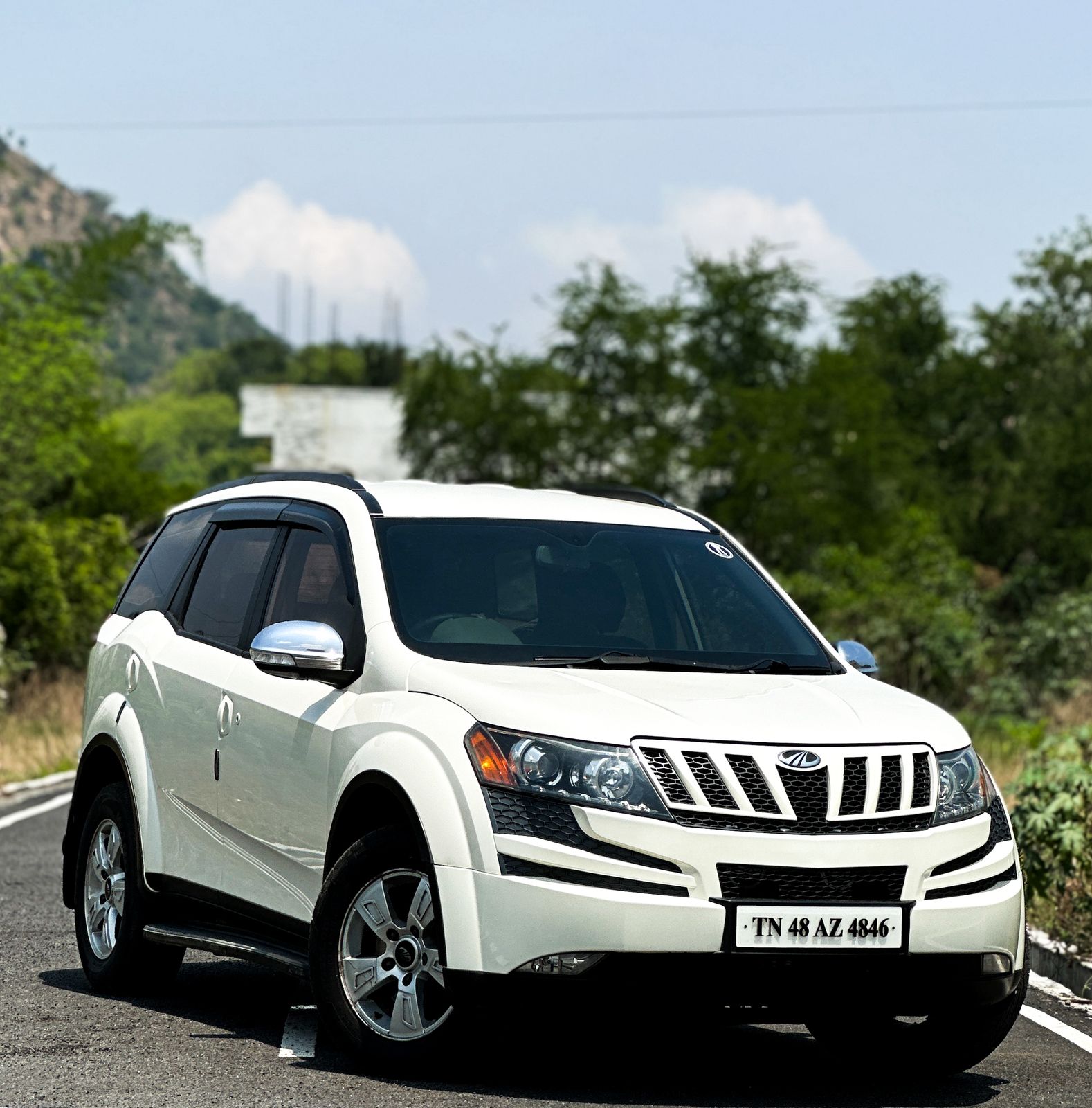 Mahindra XUV500 - Image 2