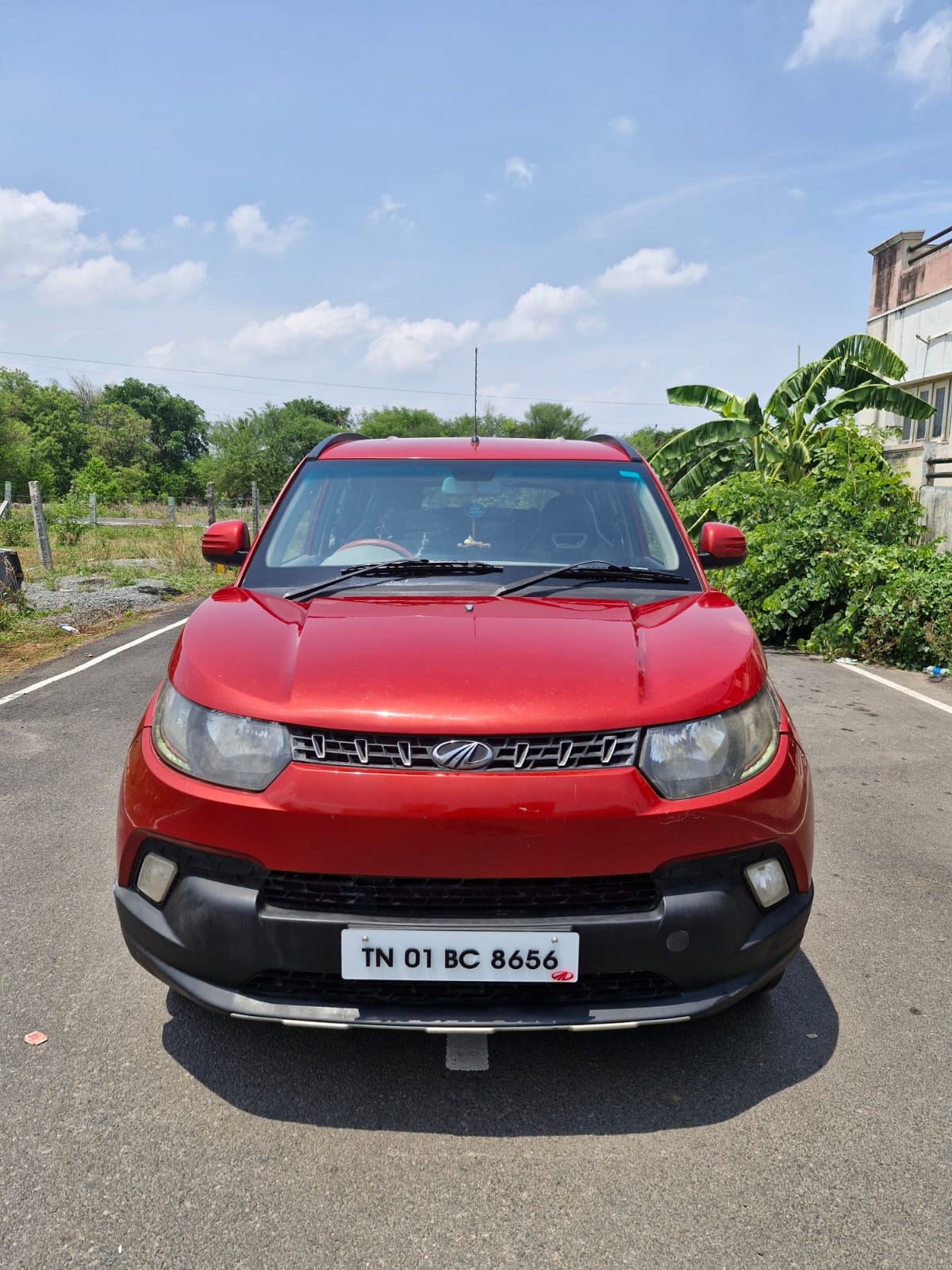 Mahindra KUV 100