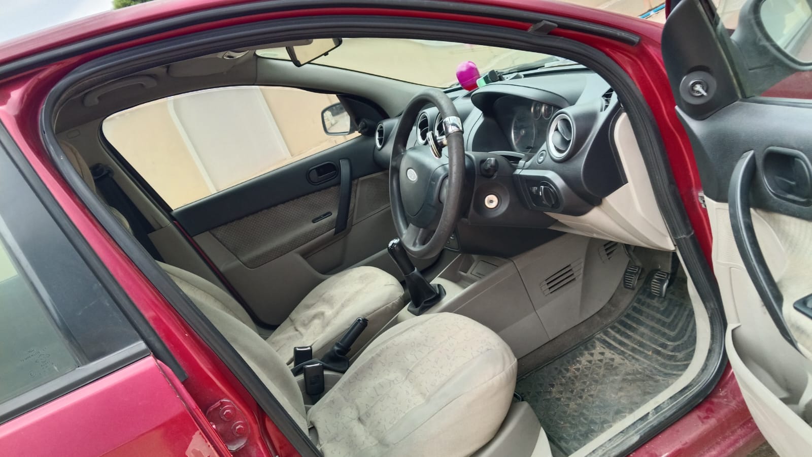 Ford Fiesta - Image 11