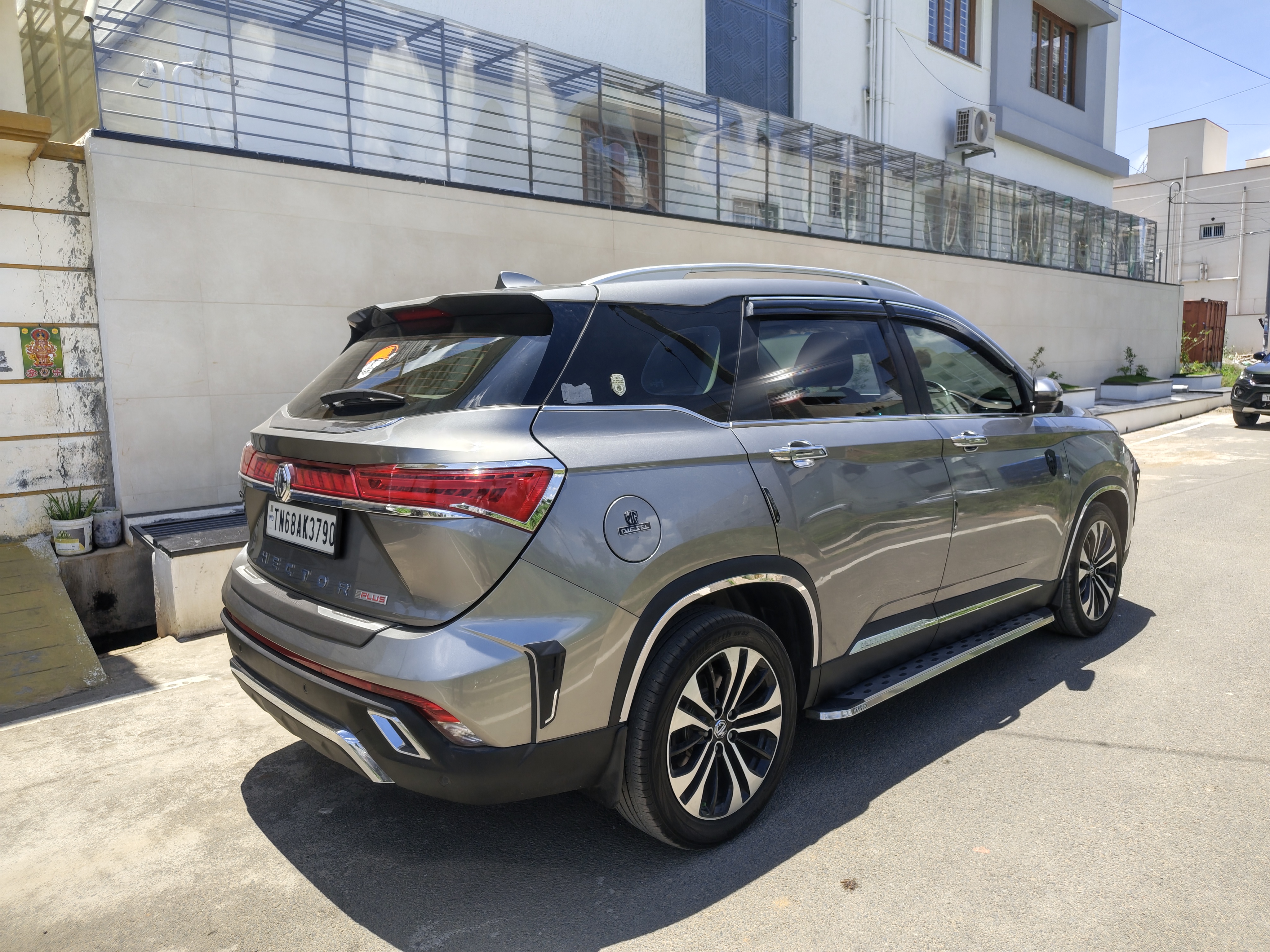 MG Hector Plus - Image 4