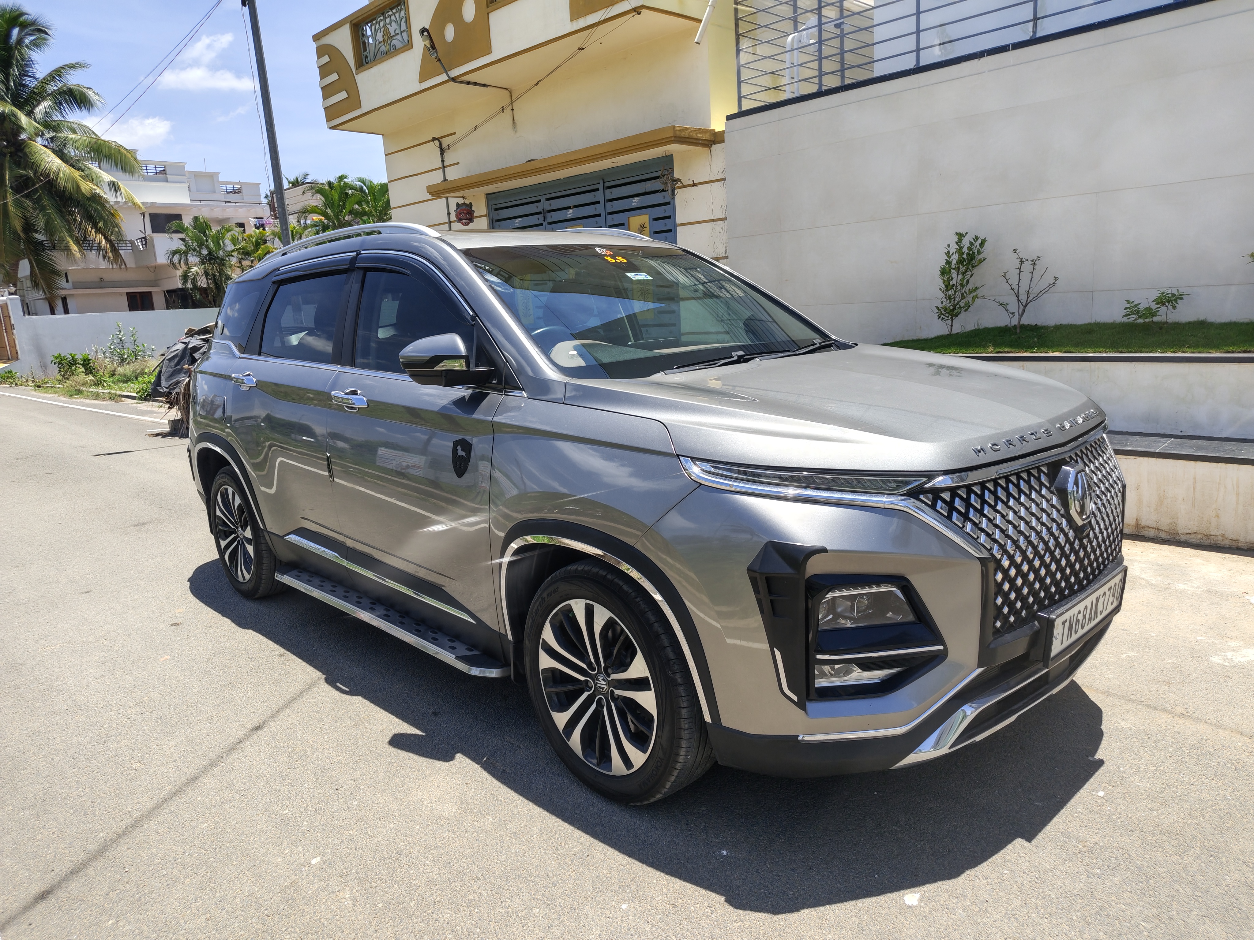 MG Hector Plus - Image 2
