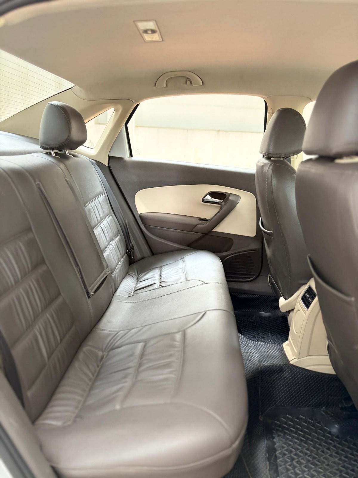 Volkswagen Vento - Image 8