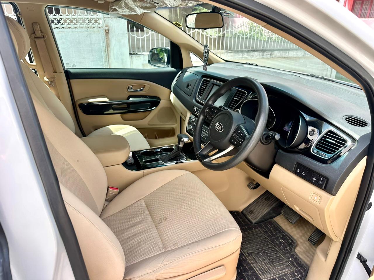 Kia Carnivel - Image 8