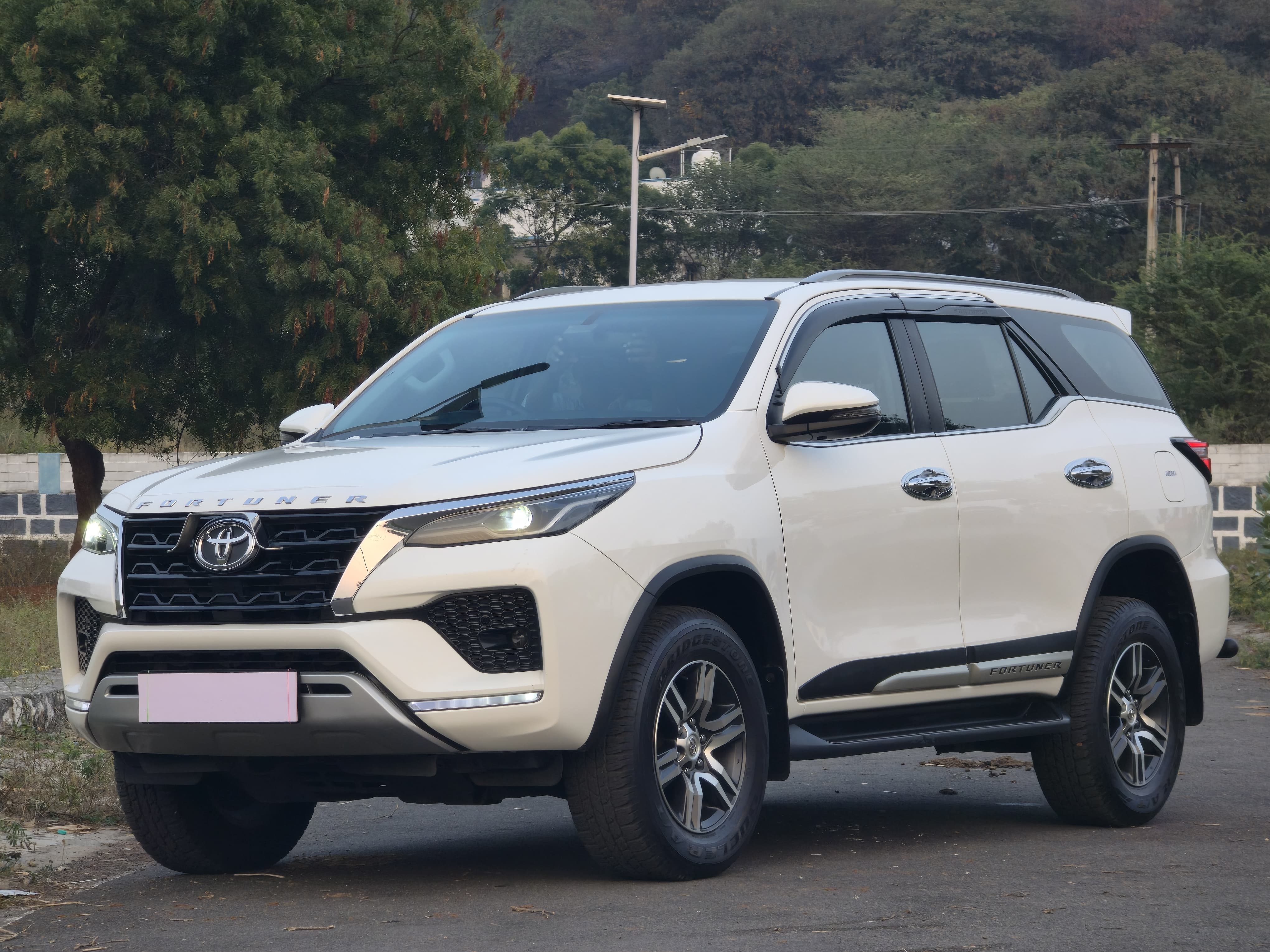Toyota Fortuner - Image 8