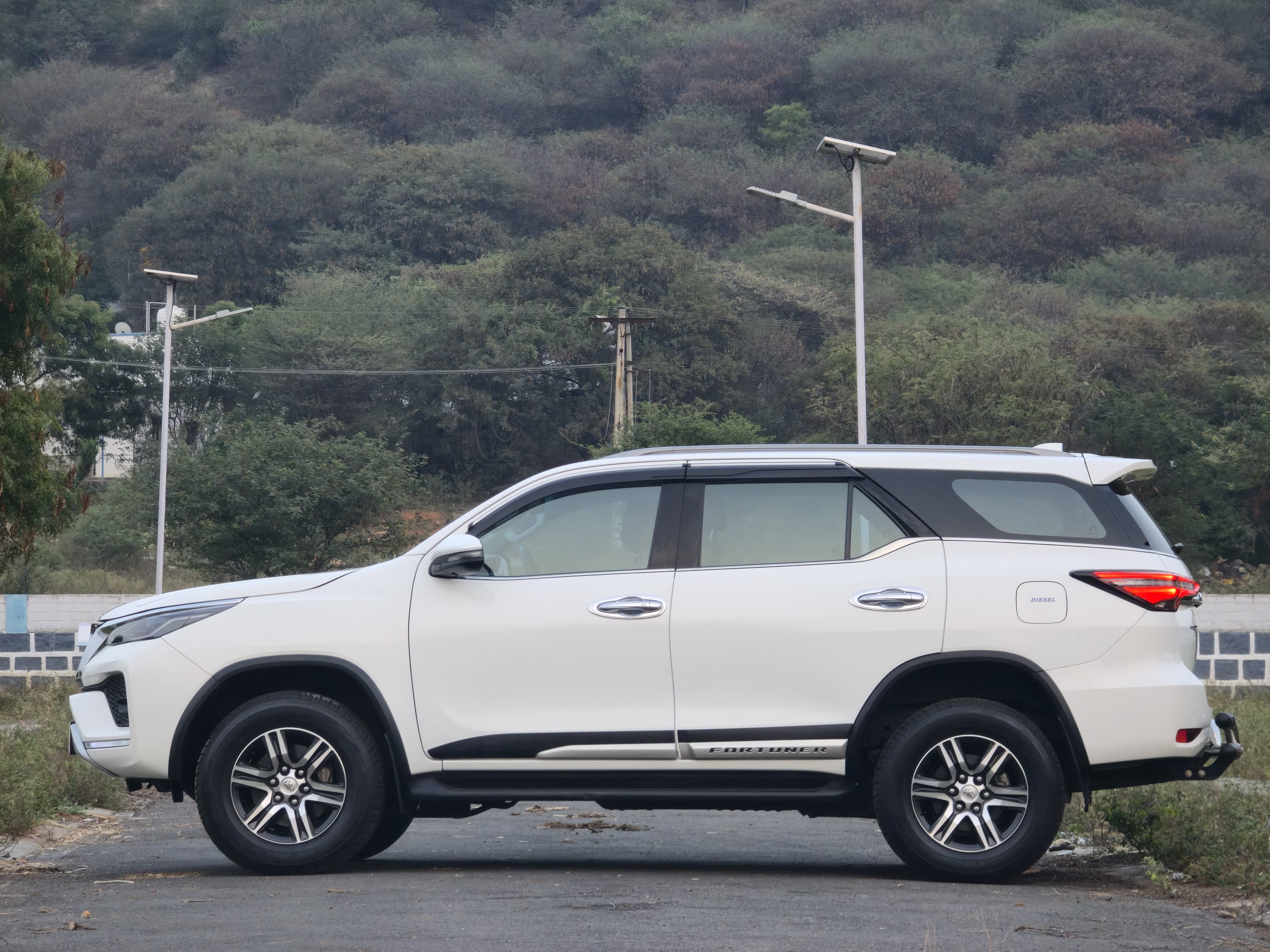 Toyota Fortuner - Image 9