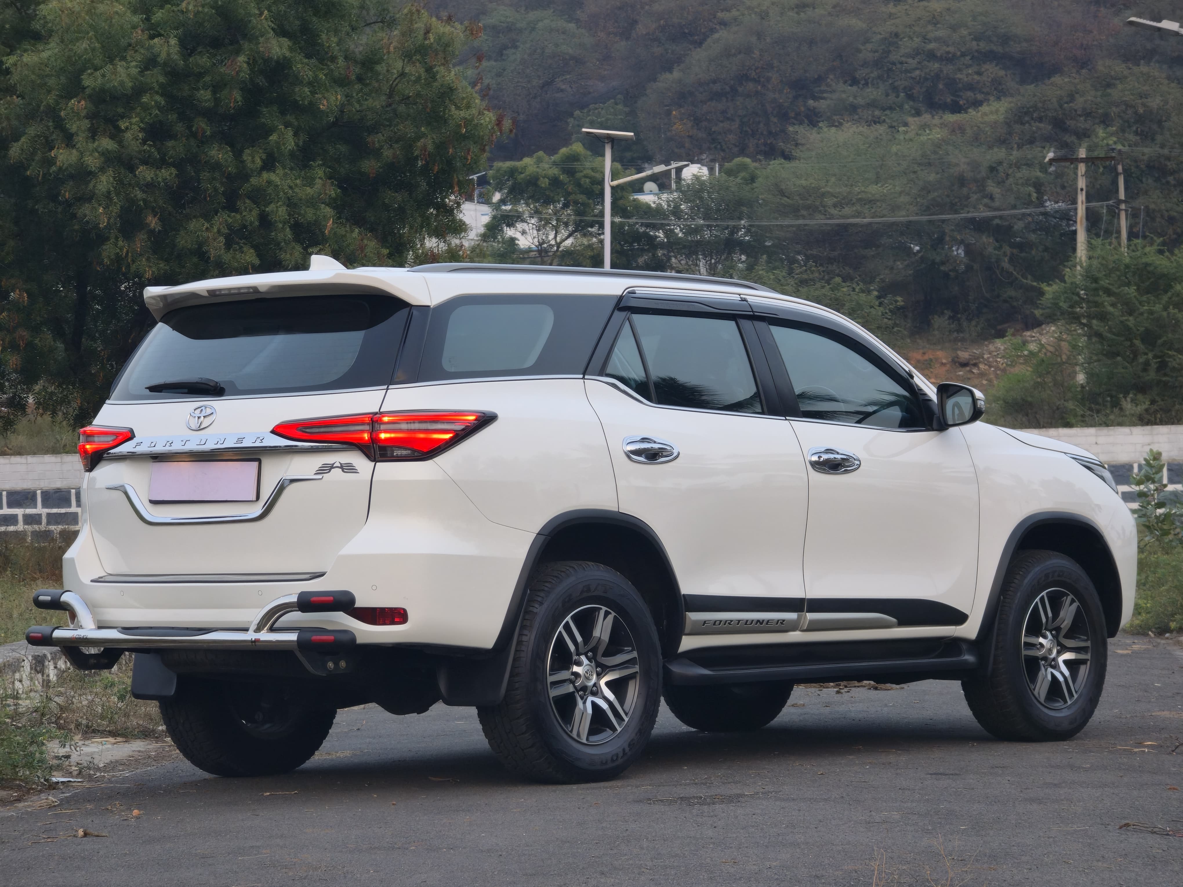 Toyota Fortuner - Image 7