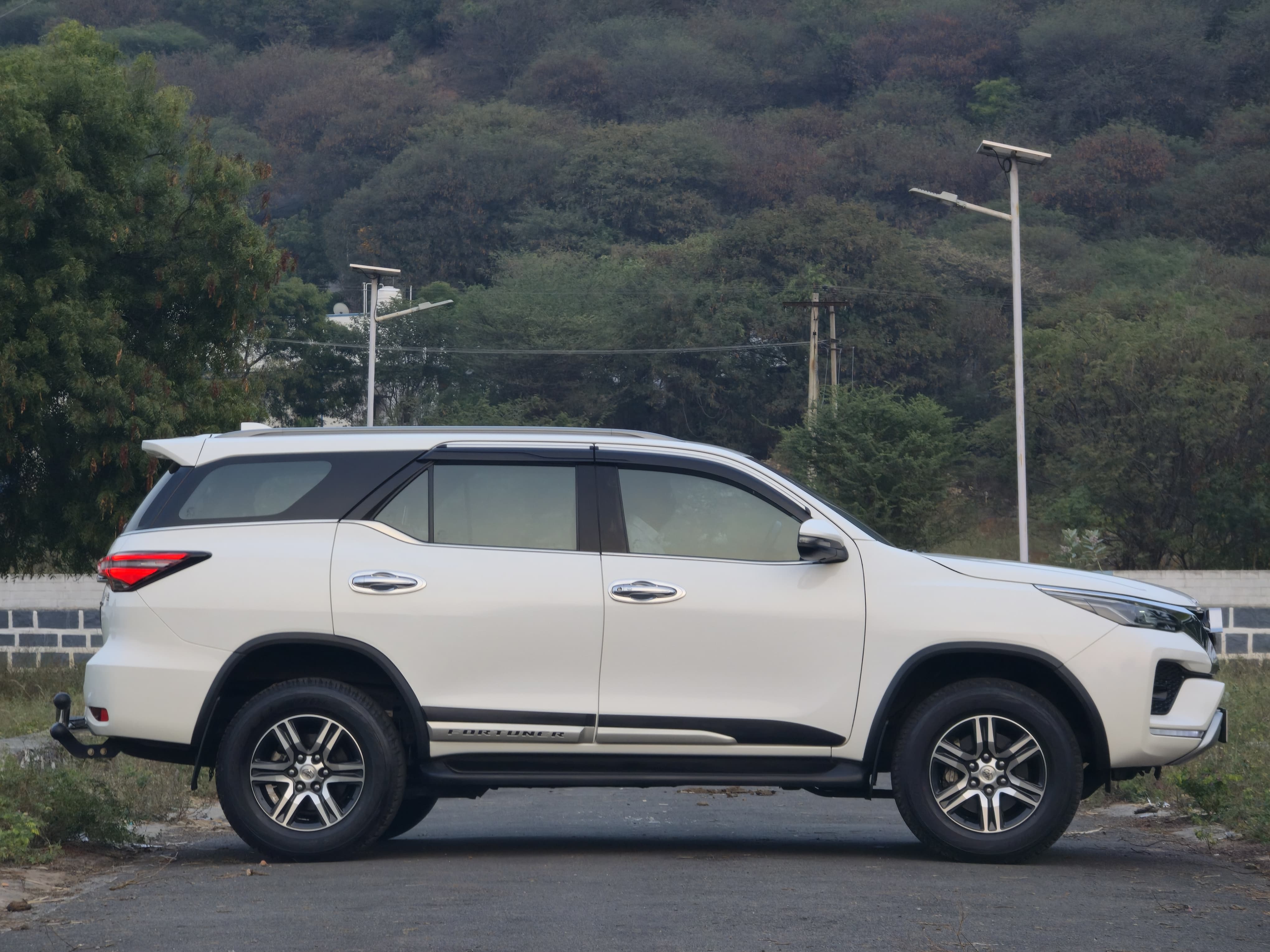 Toyota Fortuner - Image 3