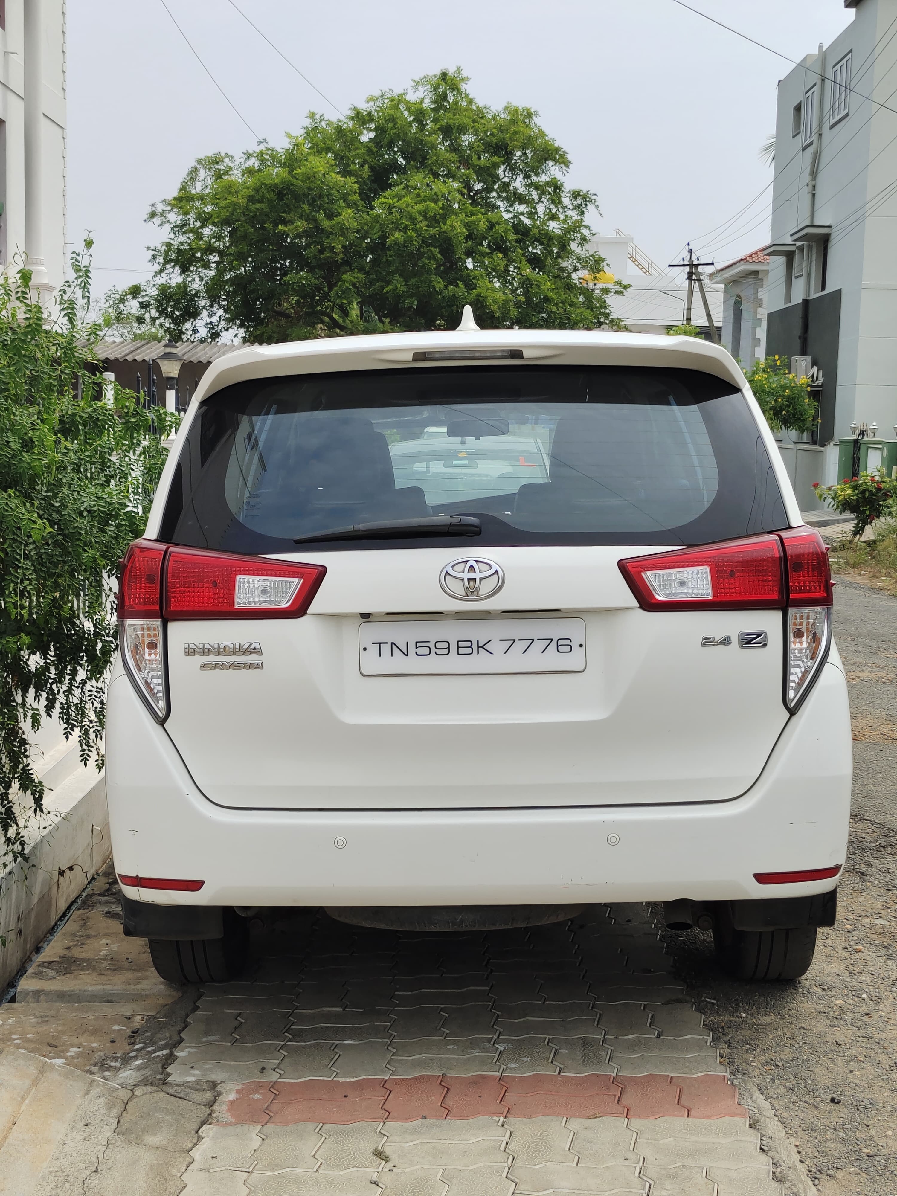 Toyota Innova Crysta - Image 3