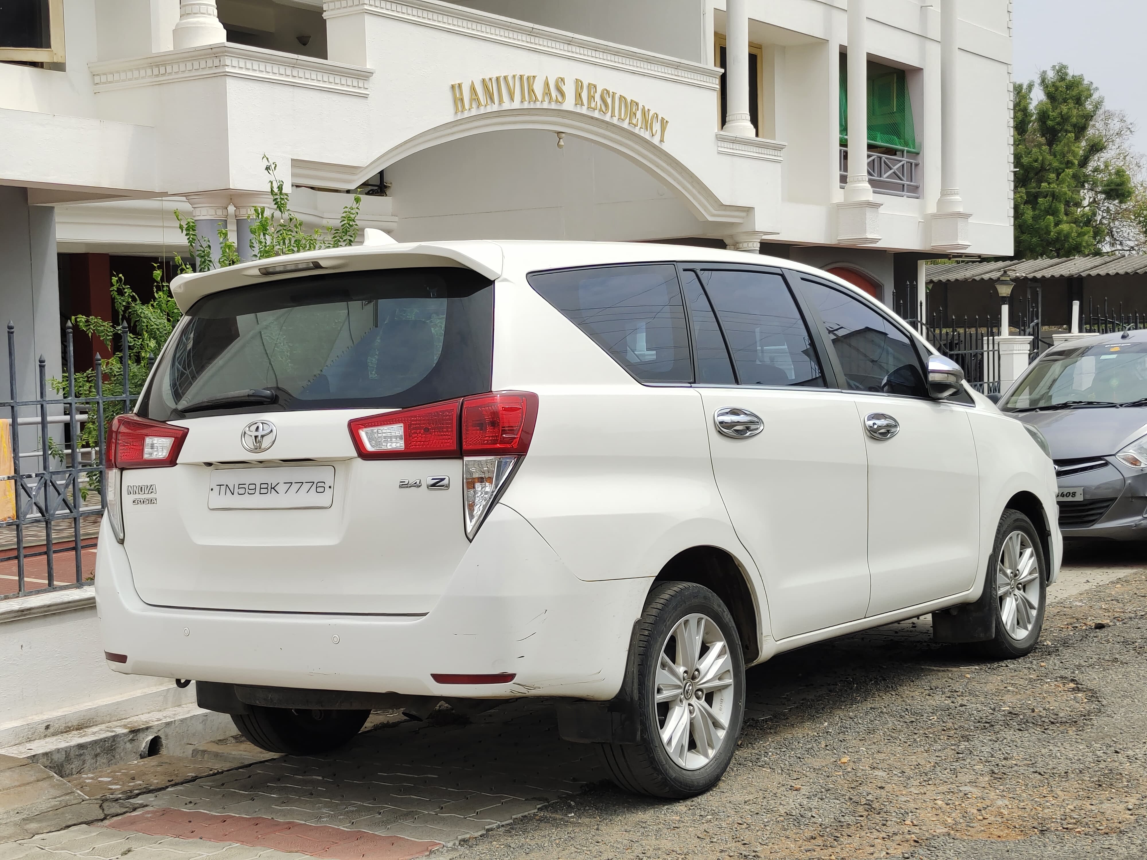 Toyota Innova Crysta - Image 4