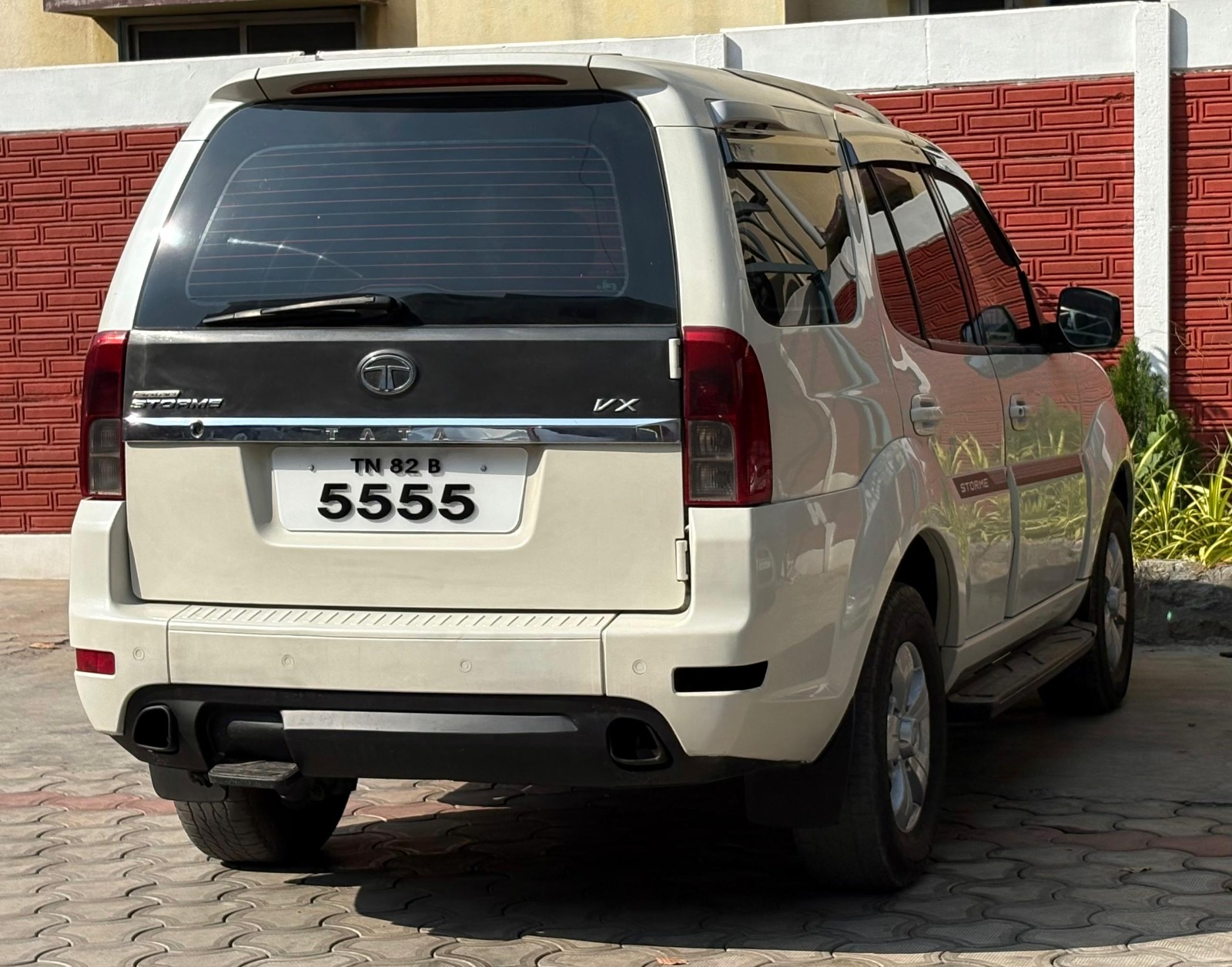 Tata Safari Storme - Image 5