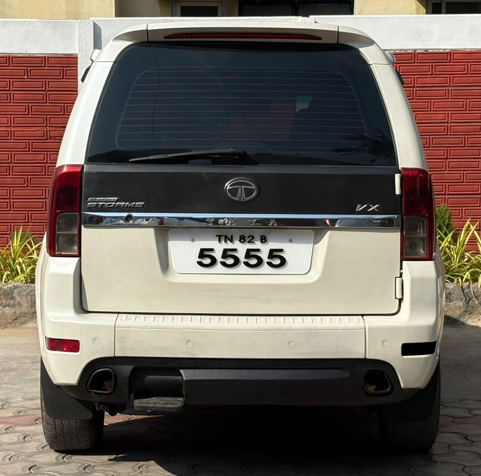 Tata Safari Storme - Image 7
