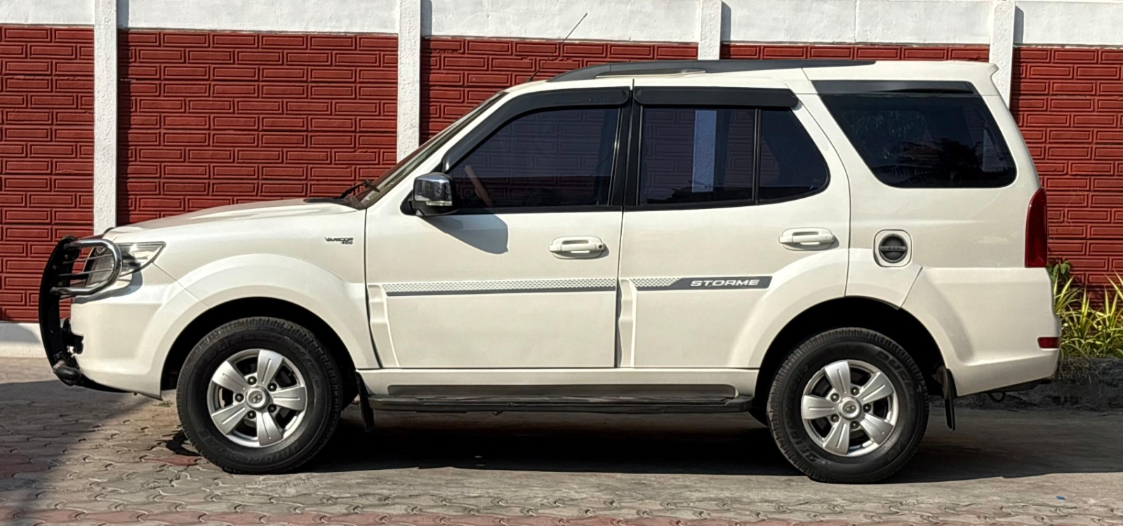 Tata Safari Storme - Image 5