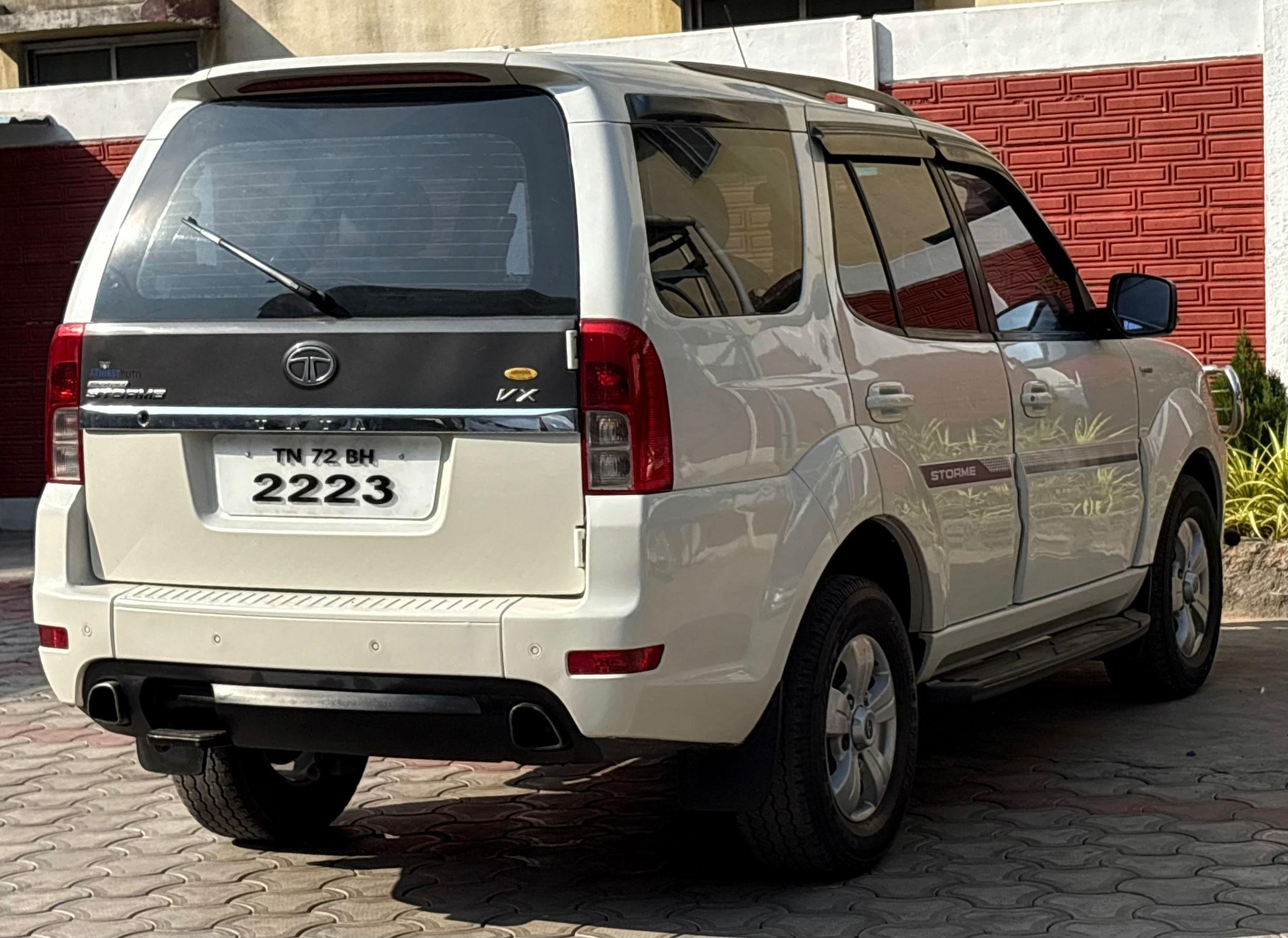 Tata Safari Storme - Image 4