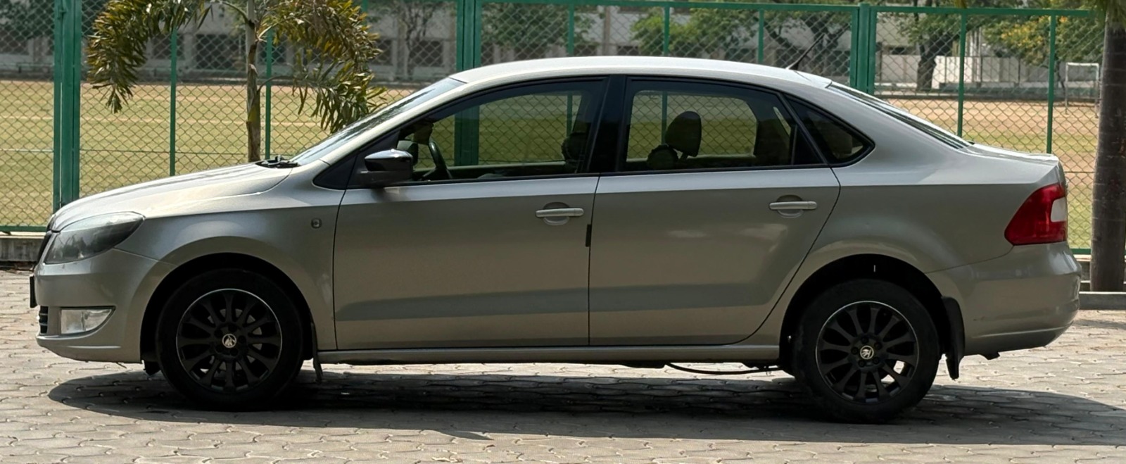 Skoda Rapid - Image 7