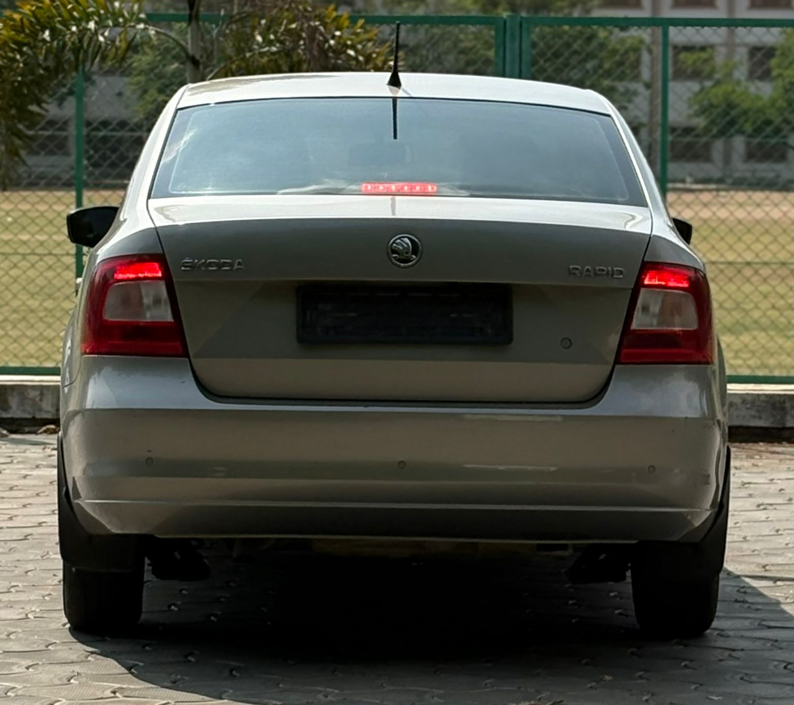 Skoda Rapid - Image 9