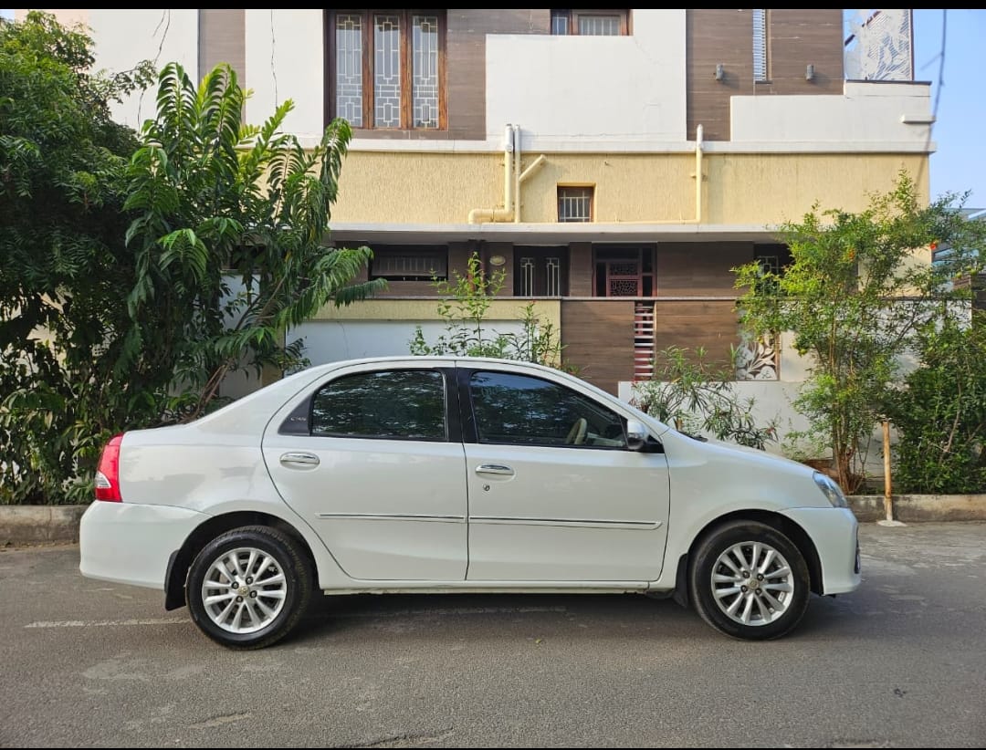 Toyota Etios - Image 2