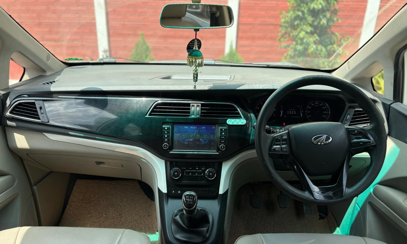 Mahindra Marazzo - Image 1