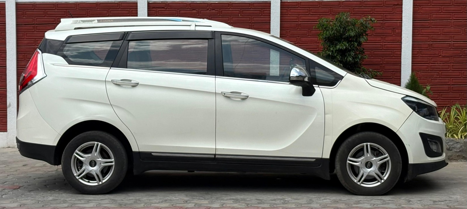 Mahindra Marazzo - Image 3