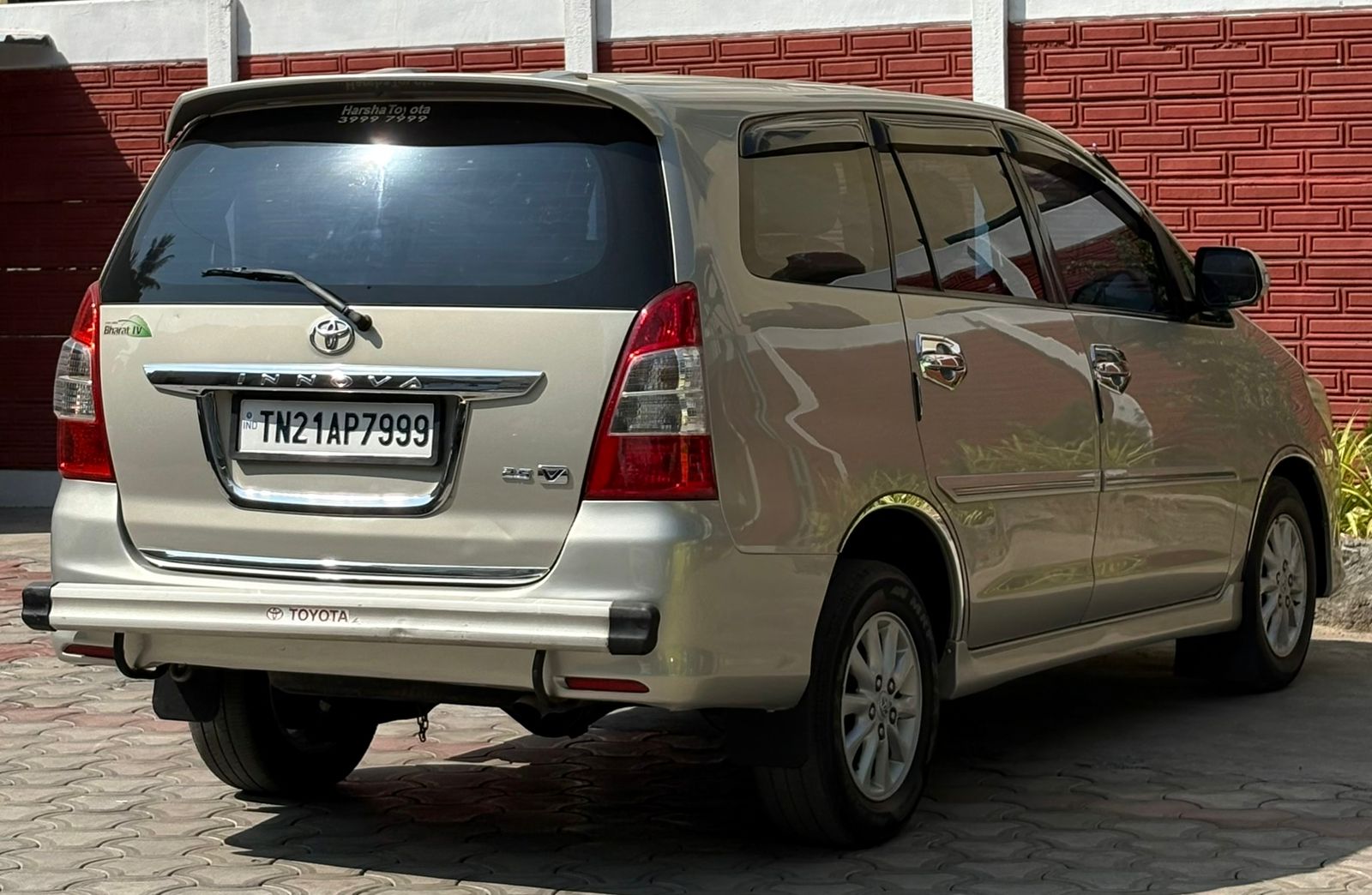 Toyota Innova - Image 8